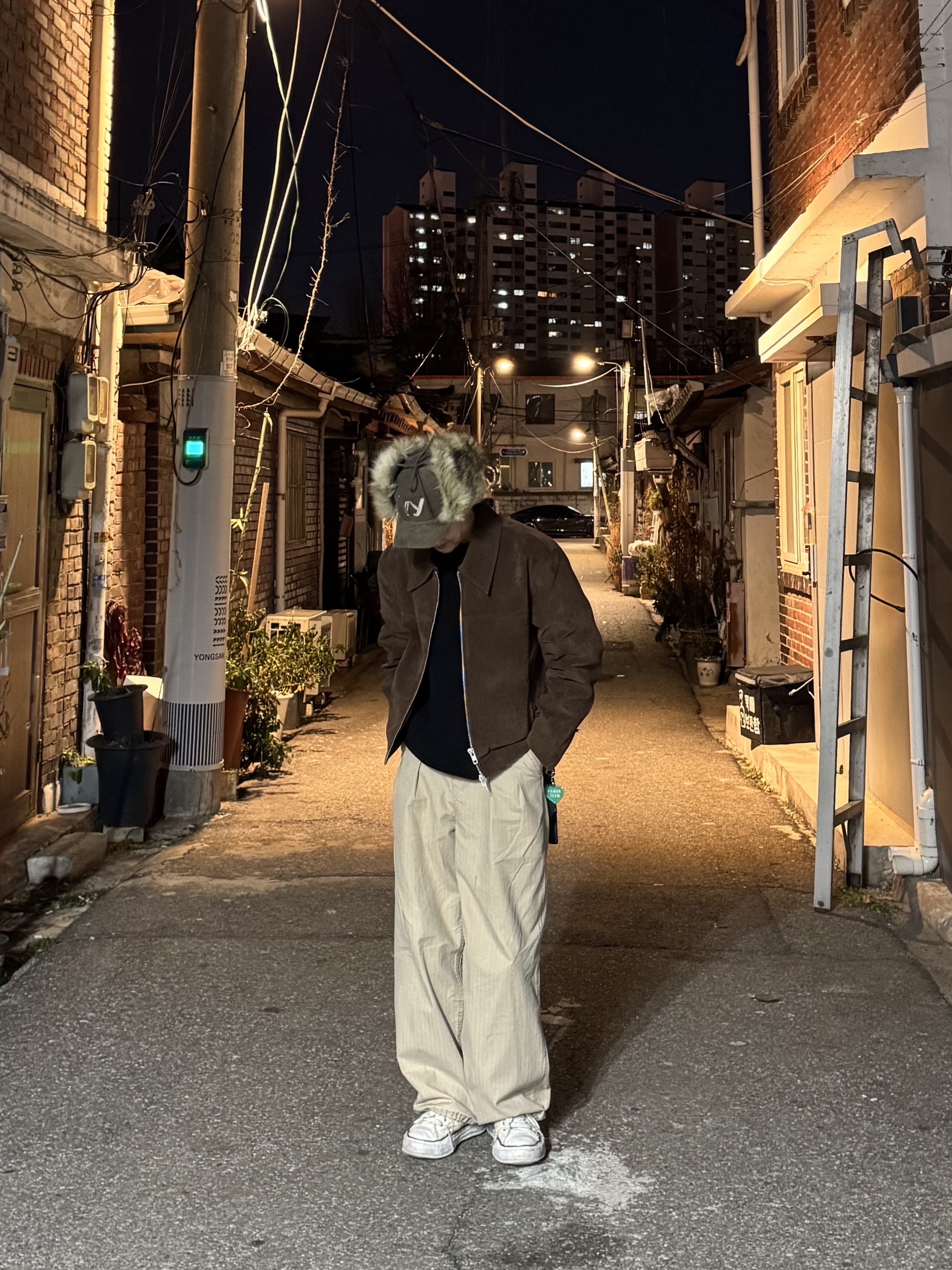 Open Yy Faux Fur Corduroy Earflap Cap Khaki, Maison Mihara Yasuhiro Peterson OG Sole Canvas Low-top Sneakers Natural 착용 스타일 - 1