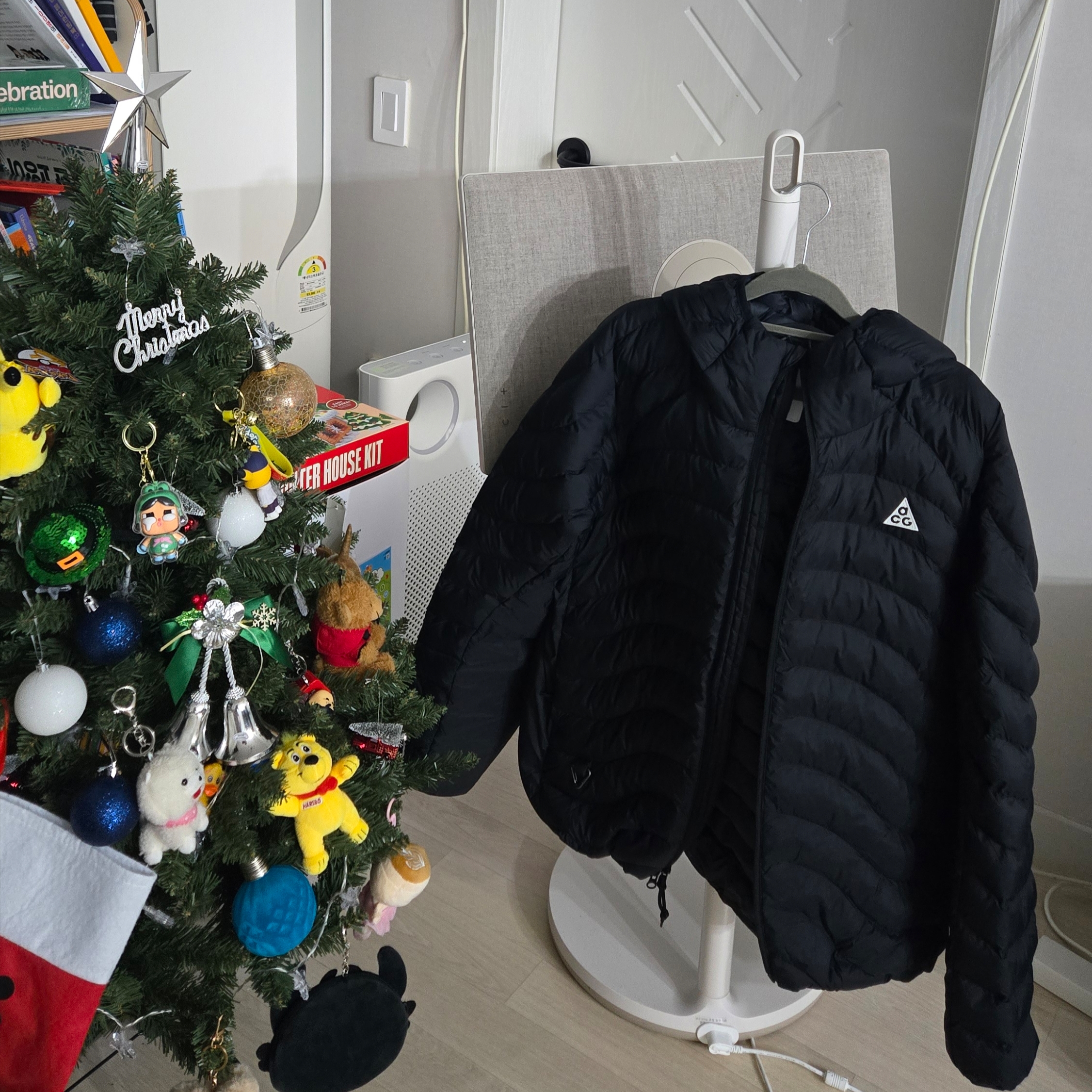 Nike ACG Lava Flow Therma-Fit ADV Jacket Black Summit White - Asia 착용 스타일 - 2