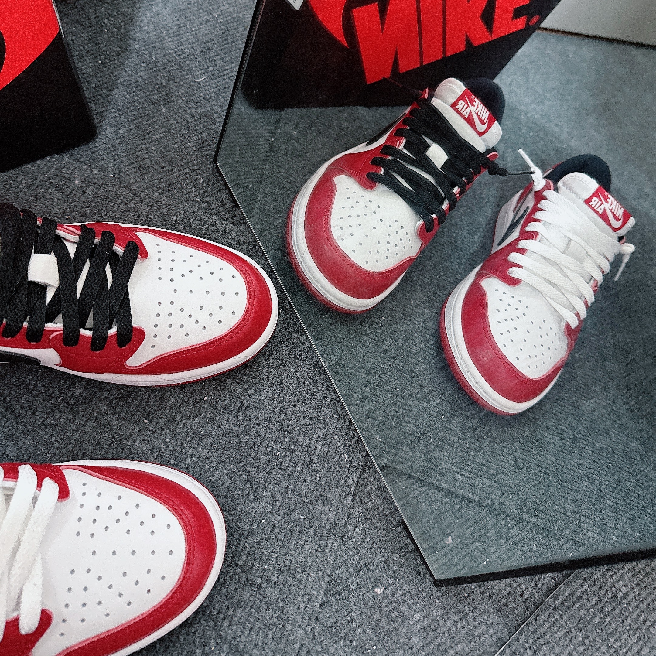 Jordan 1 Retro Low OG Chicago, IAB Studio 24 Christmas Hoodie Burgundy Oatmeal 착용 스타일 - 7
