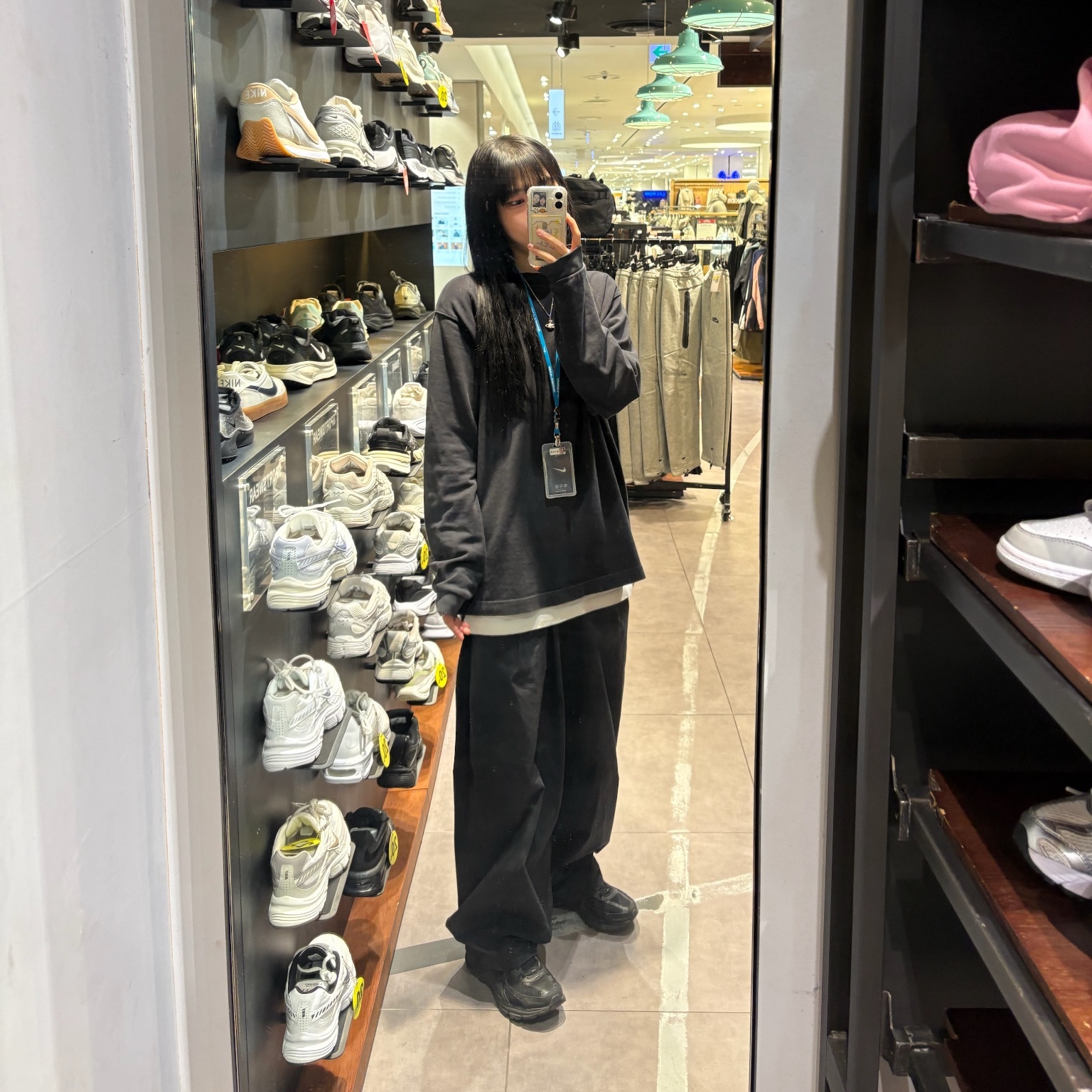 Nike Zoom Vomero 5 SP Black, Nike Club Balloon Pants Black - Asia 착용 스타일