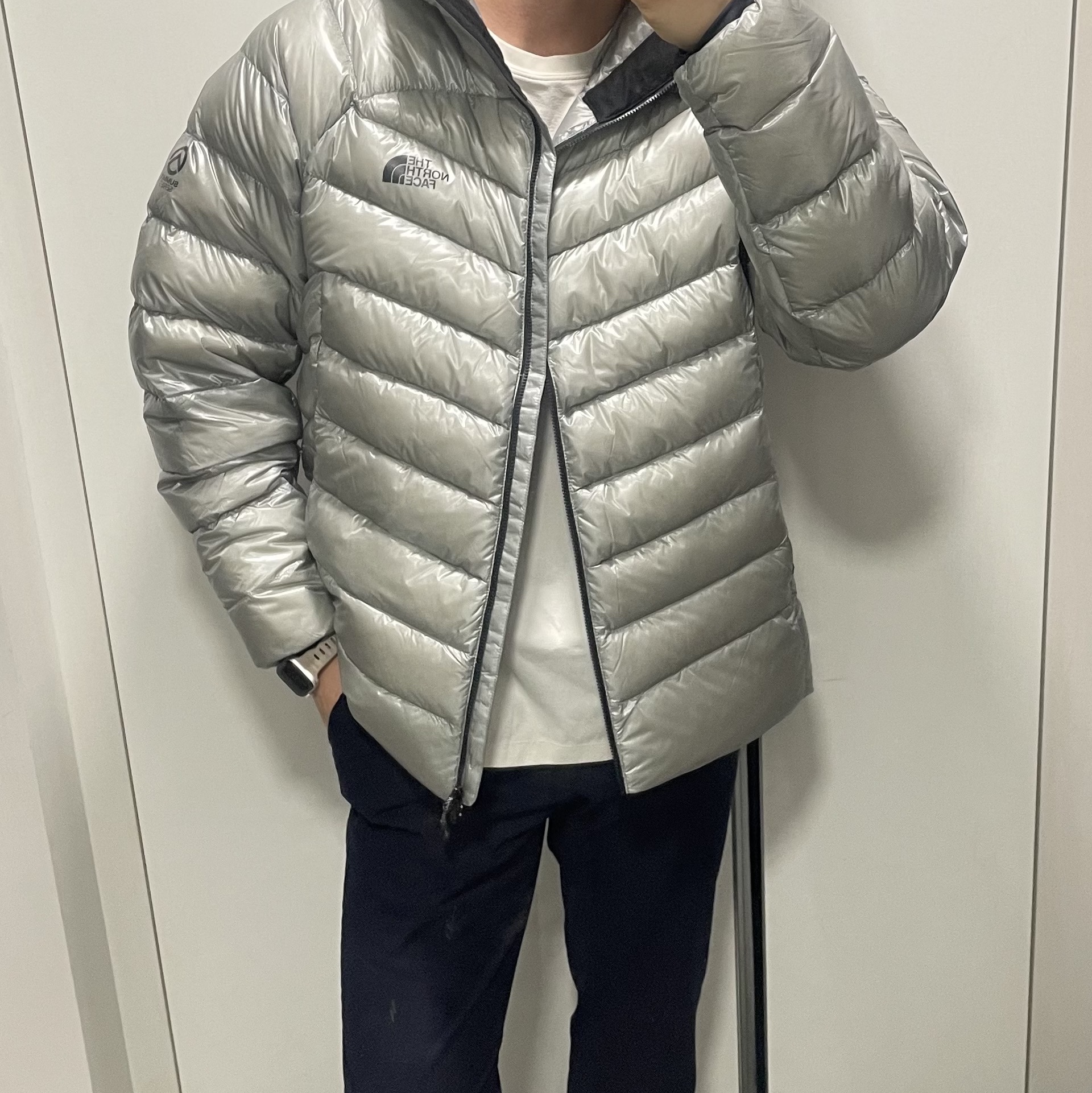 The North Face Summit Mattehorn RDS Down Jacket Light Gray 착용 스타일 - 1