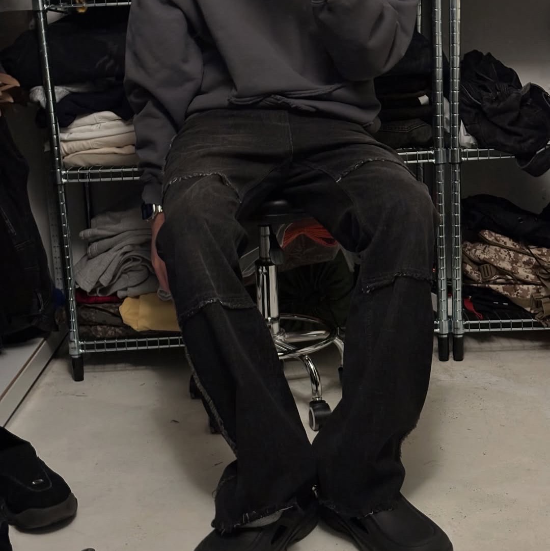 Mea Vintage Bootcut Denim Pants Black, Mea Turnup Stud Beanie Black 착용 스타일 - 2