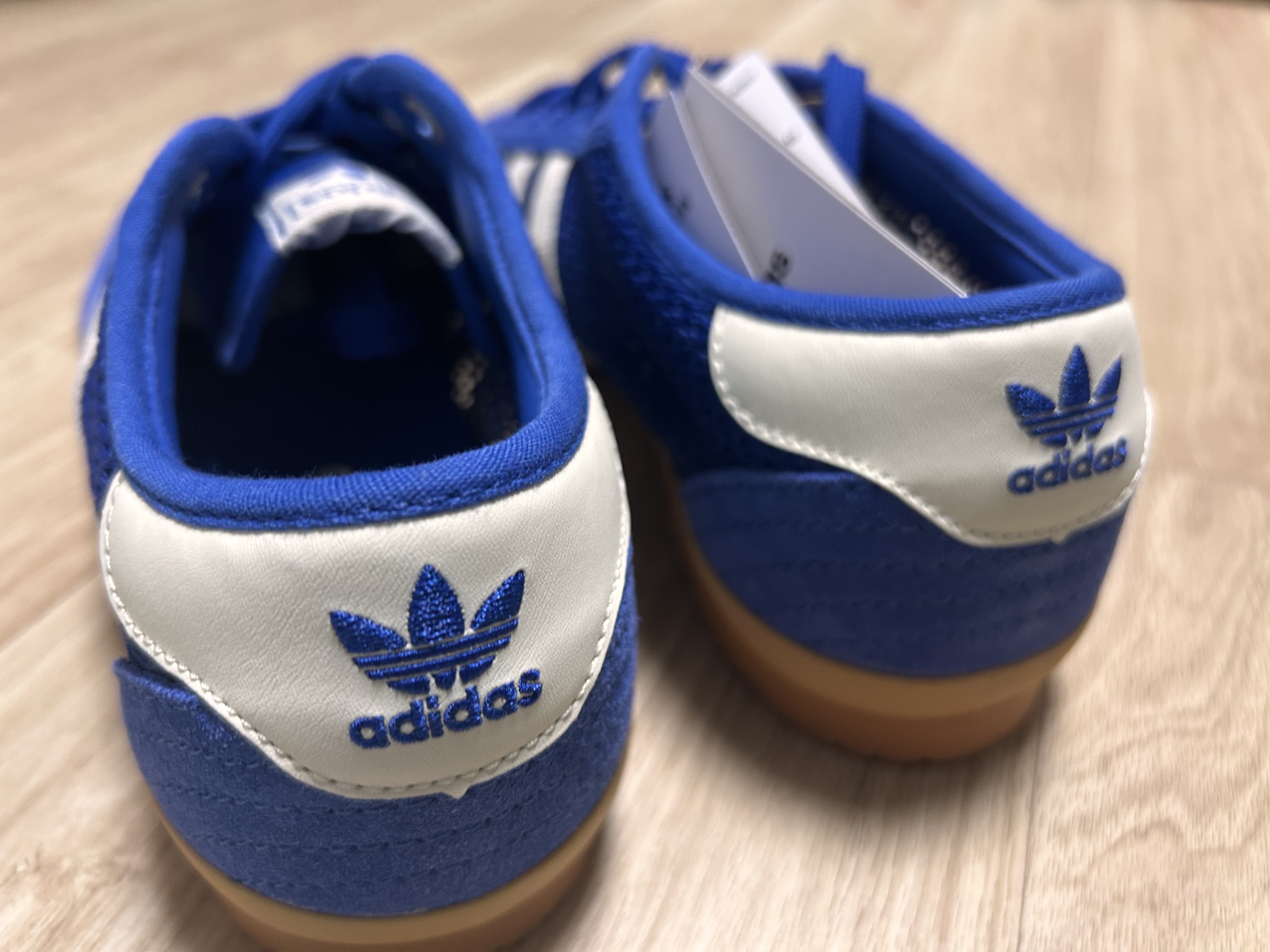 (W) Adidas Tischtennis Royal Blue Off White 착용 스타일