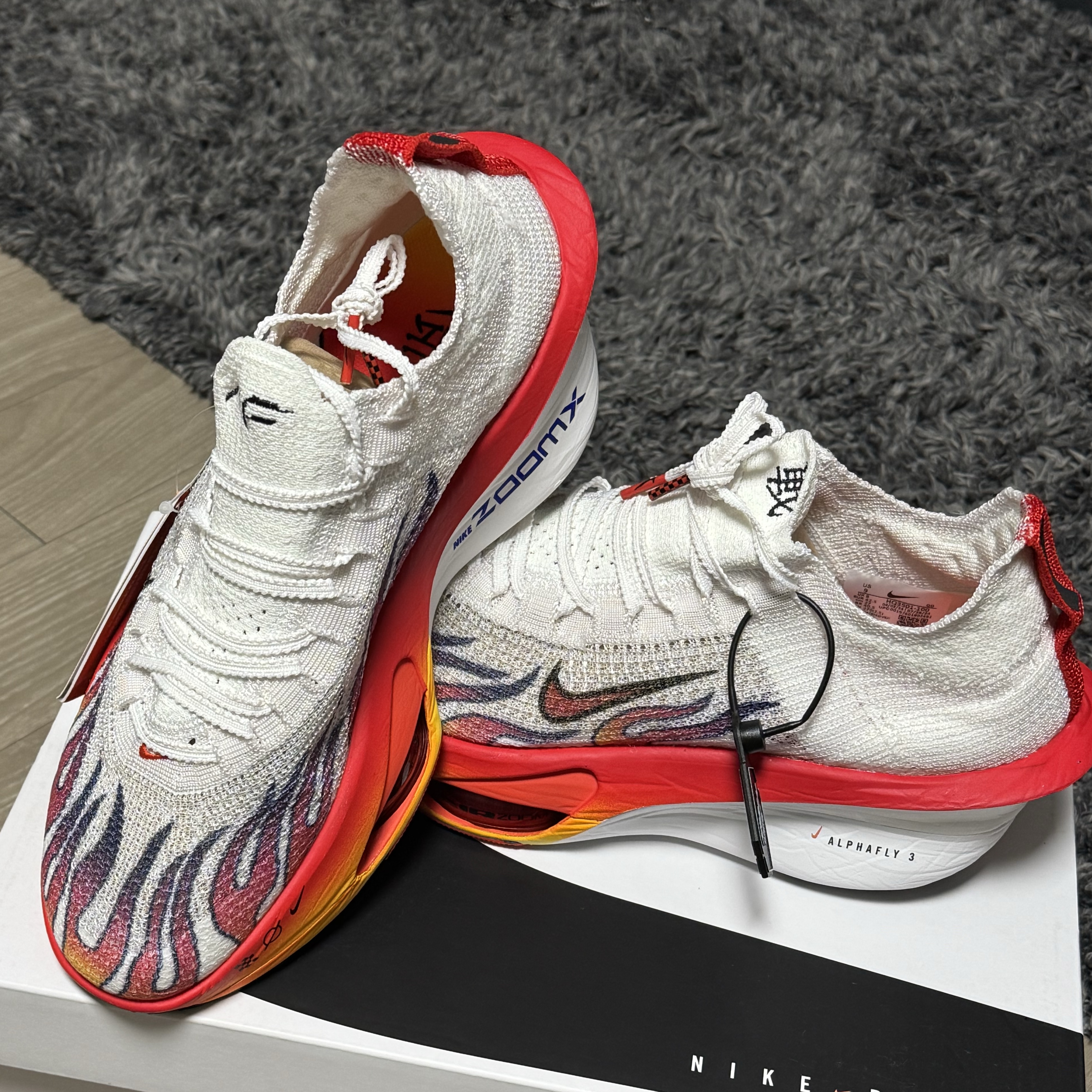 Nike Air Zoom Alphafly Next% 3 PRM White Habanero Red 착용 스타일
