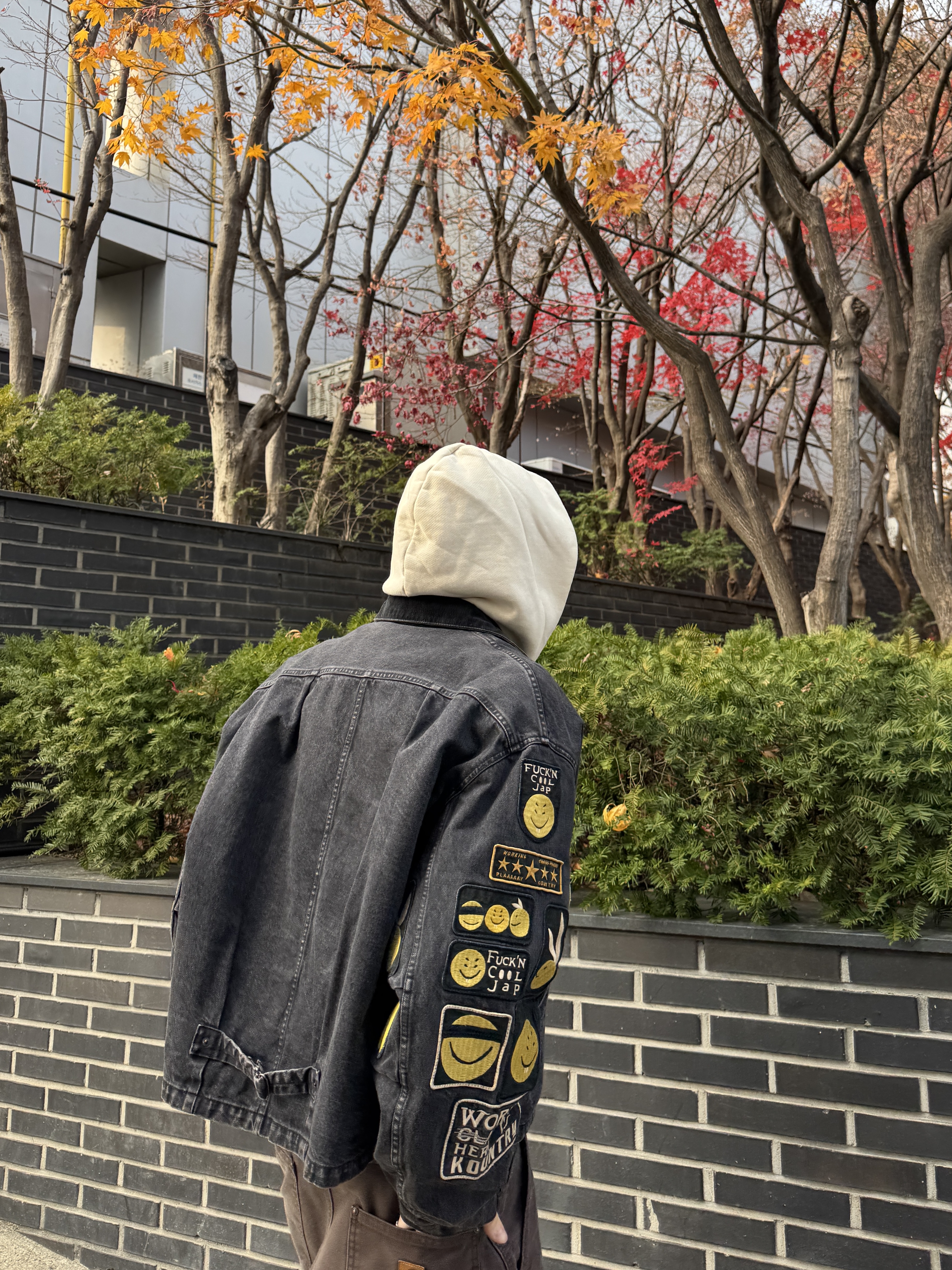 Kapital 14 oz. Black X Black Denim T-Back Drizzler Jacket Anarchy Rainbowy Remake Black, Burberry Suede Creeper Mid Shoes Clay 착용 스타일 - 3