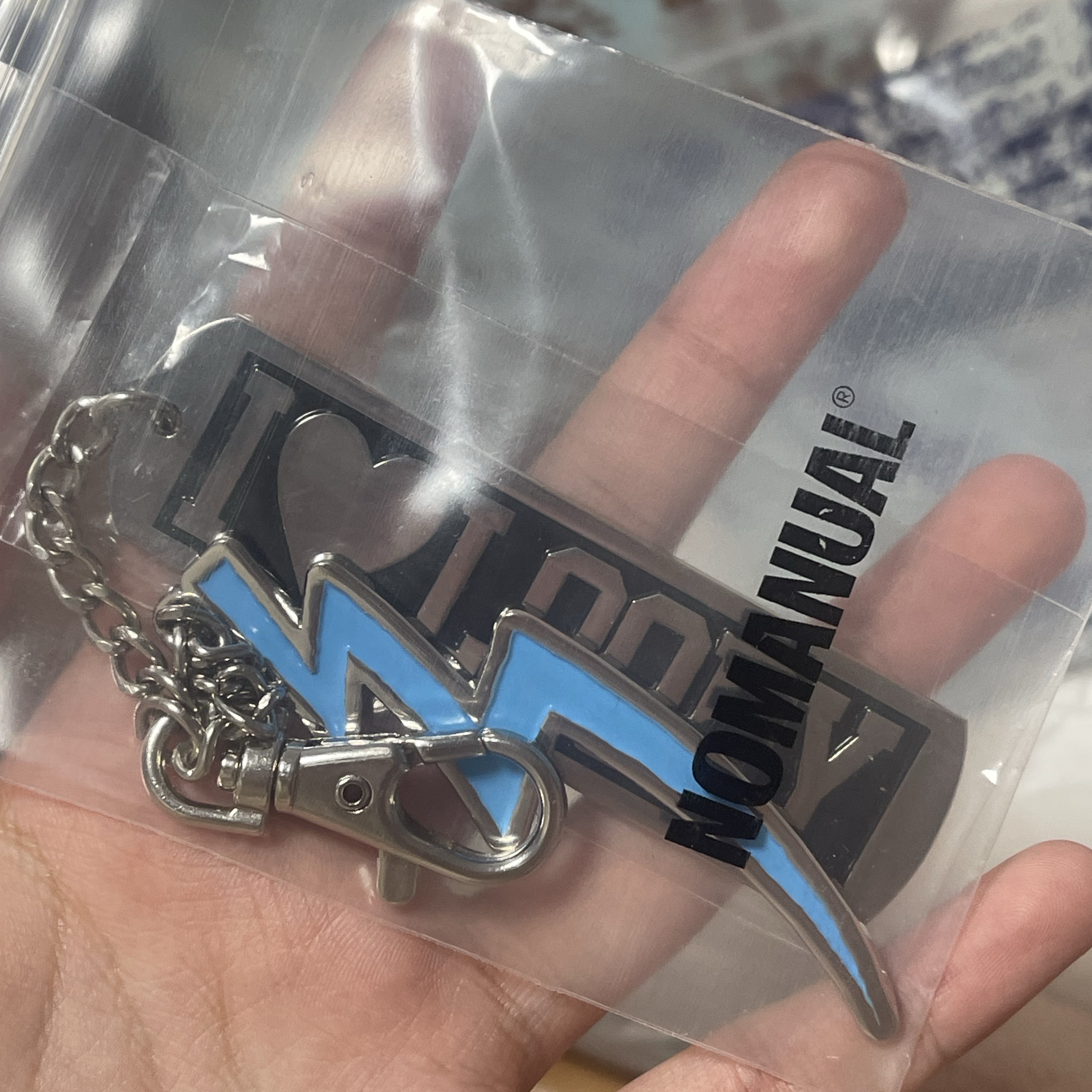 [KREAM 단독] NOMANUAL x LOOPY Seoul Collage Bandana, [KREAM 단독] NOMANUAL x LOOPY I Love Loopy Keyring 착용 스타일 - 2
