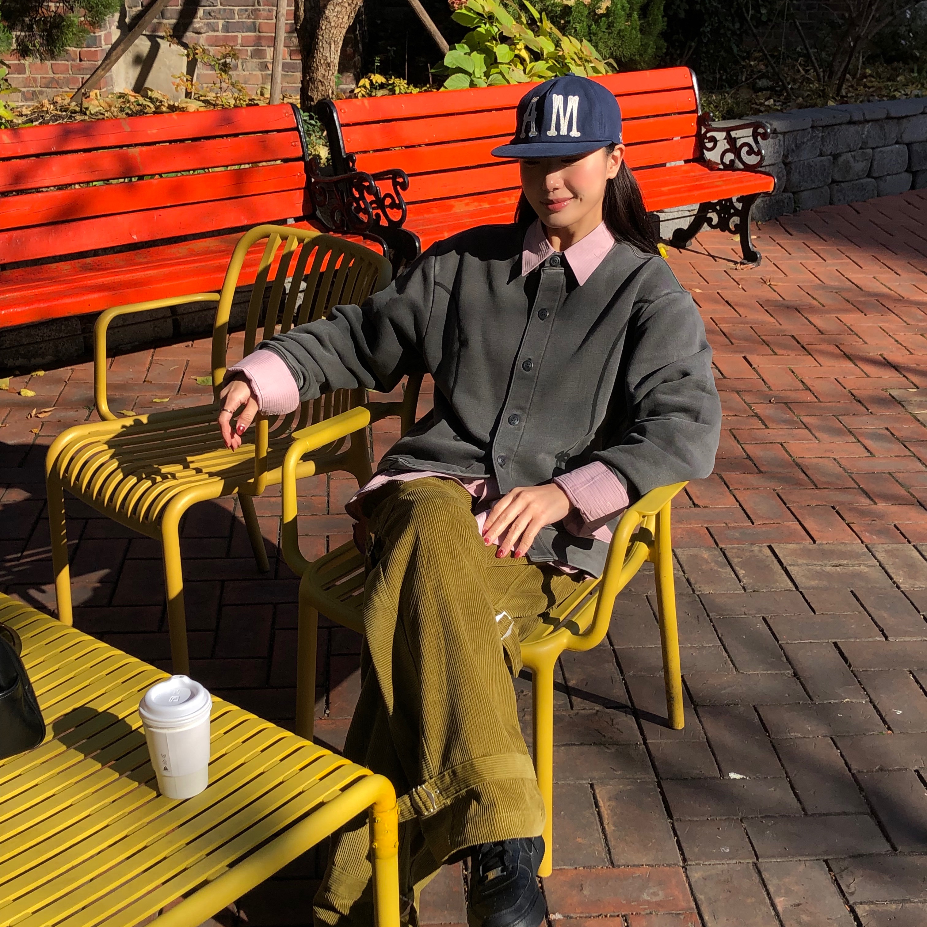 AMOU A.M 5Pannel Cap Navy, AMOU Pigment Sweat Cardigan Charcoal Gray 착용 스타일 - 3