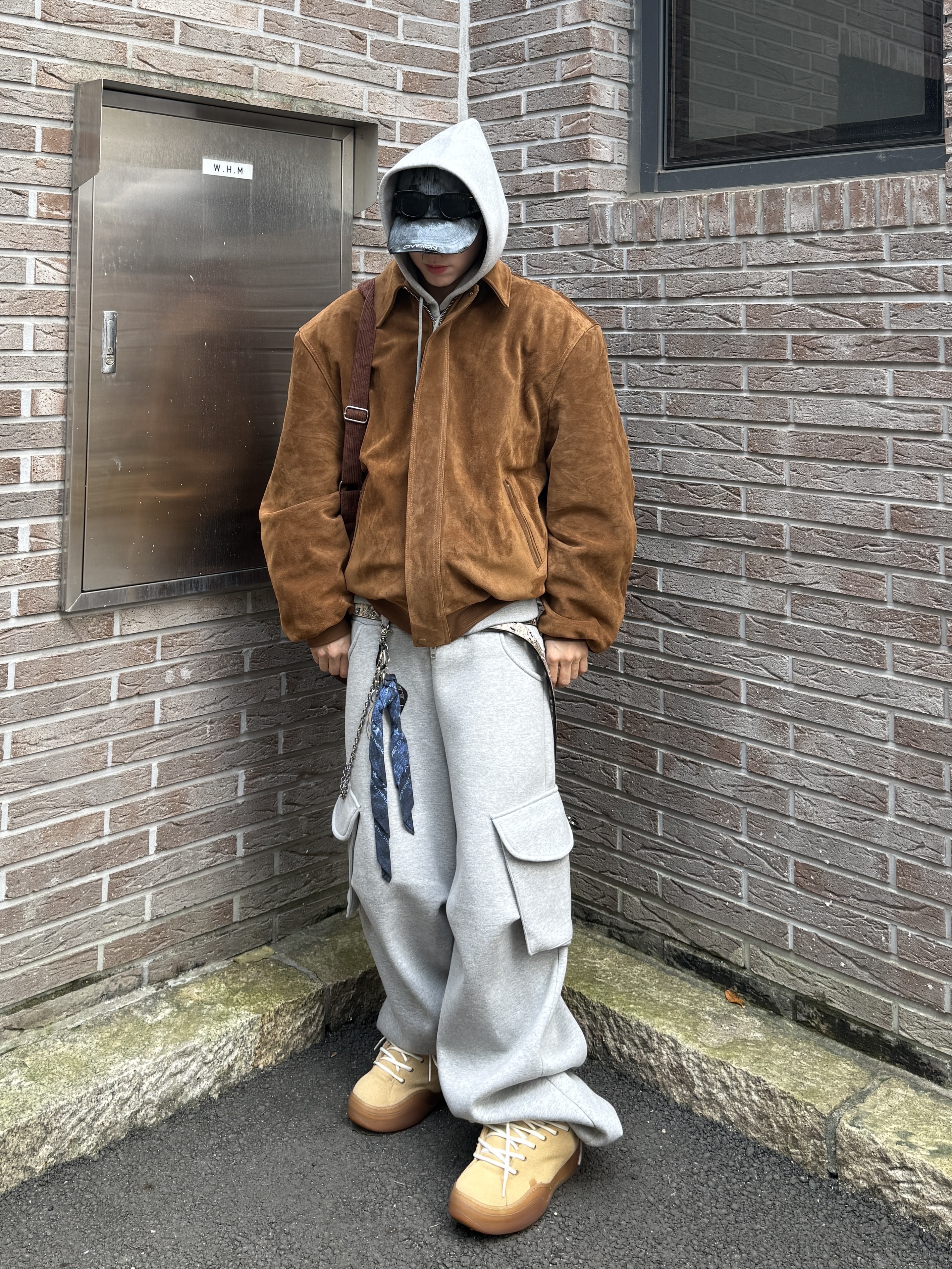 MJD x Kamien Double Hole Belt Oak Brown, ERL Vamp Skate Shoes Sand 착용 스타일 - 1