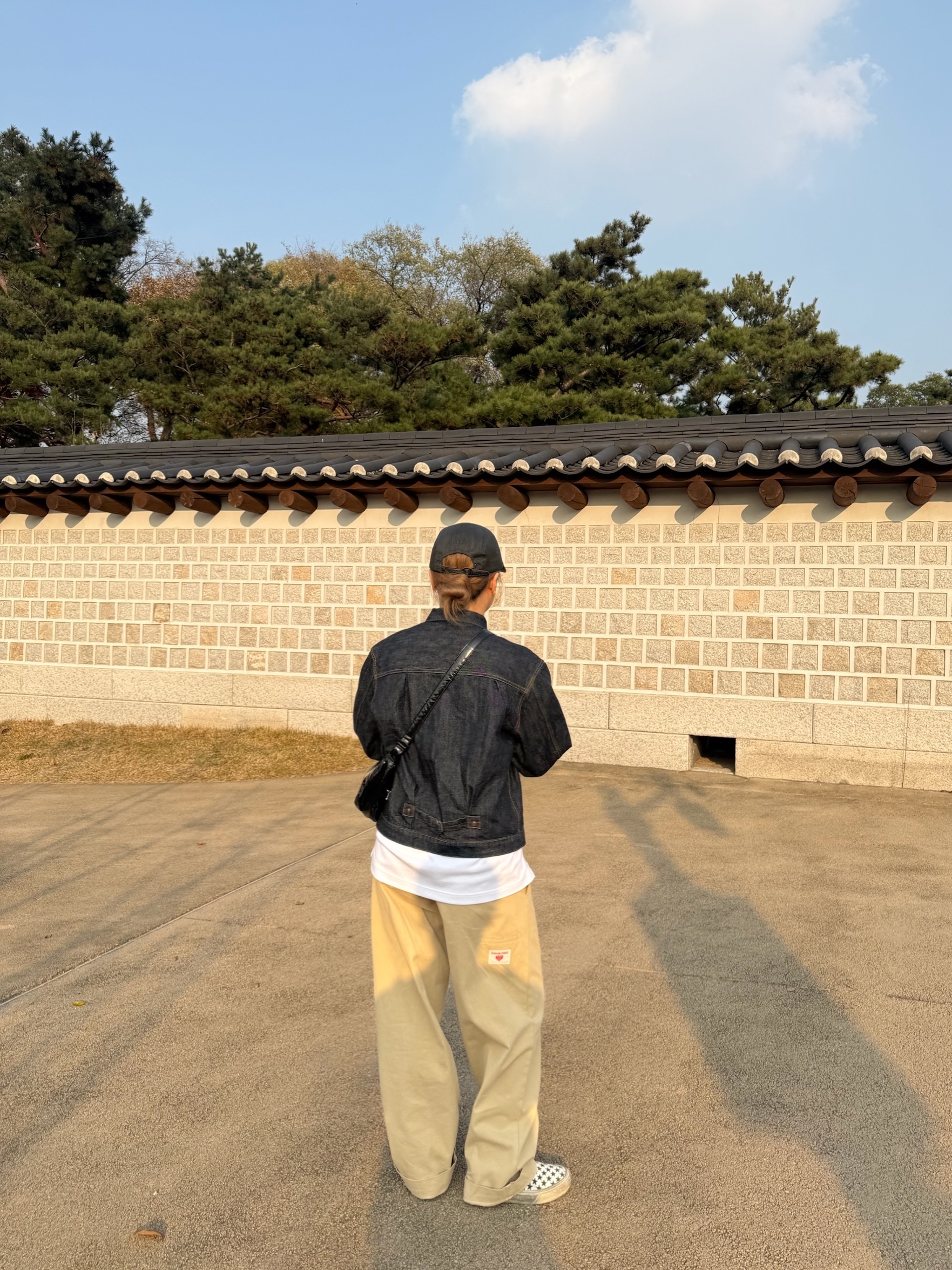 Kapital 14 oz. Denim 1ST One Wash Jacket Indigo, Vans Vault x Bianca Chandon Classic Slip-On LX Stressed Black White 착용 스타일