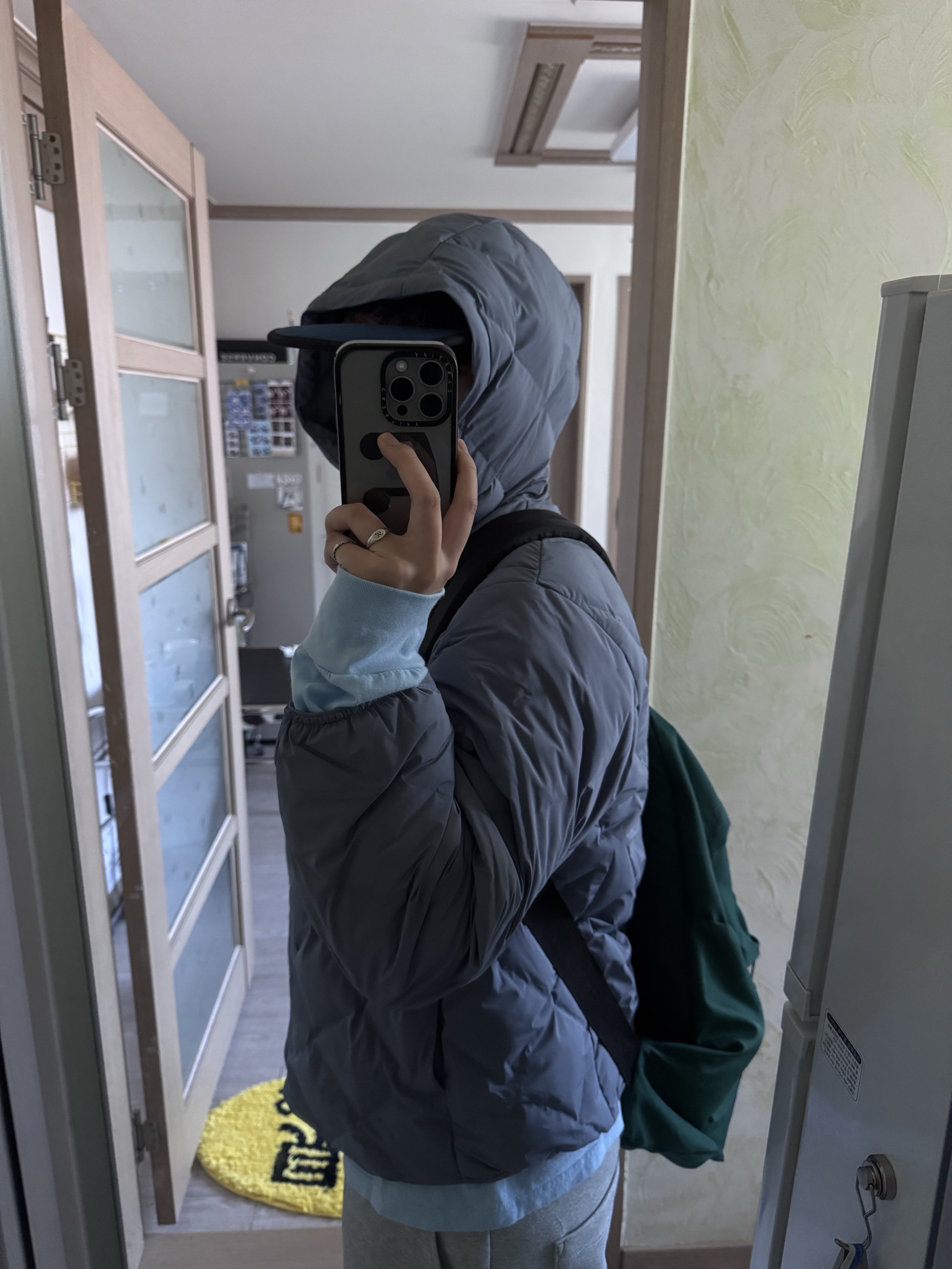 MM6 Maison Margiela x Eastpak Dripping Pak'r Backpack Green, [KREAM 단독] Safarispot Basic Safari LS T-Shirt Sky 착용 스타일 - 2