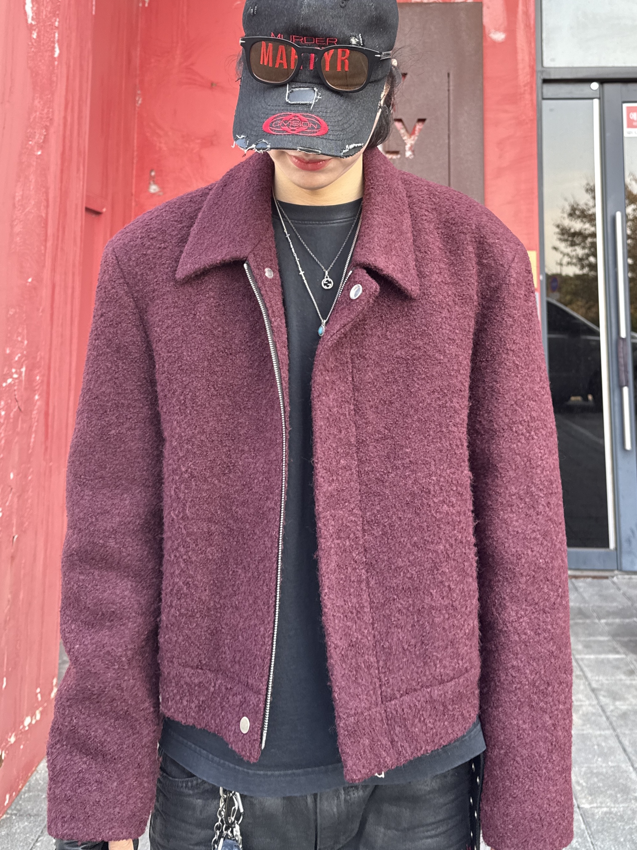 Rick Owens Hollywood Mega Bumper Geobasket in Full Grain Calf Leather Black Milk, Undermycar x Emostanceclub Emoun Destroyed Cowhide Suede Red Stitch Denim Toreador - 23FW 착용 스타일 - 4