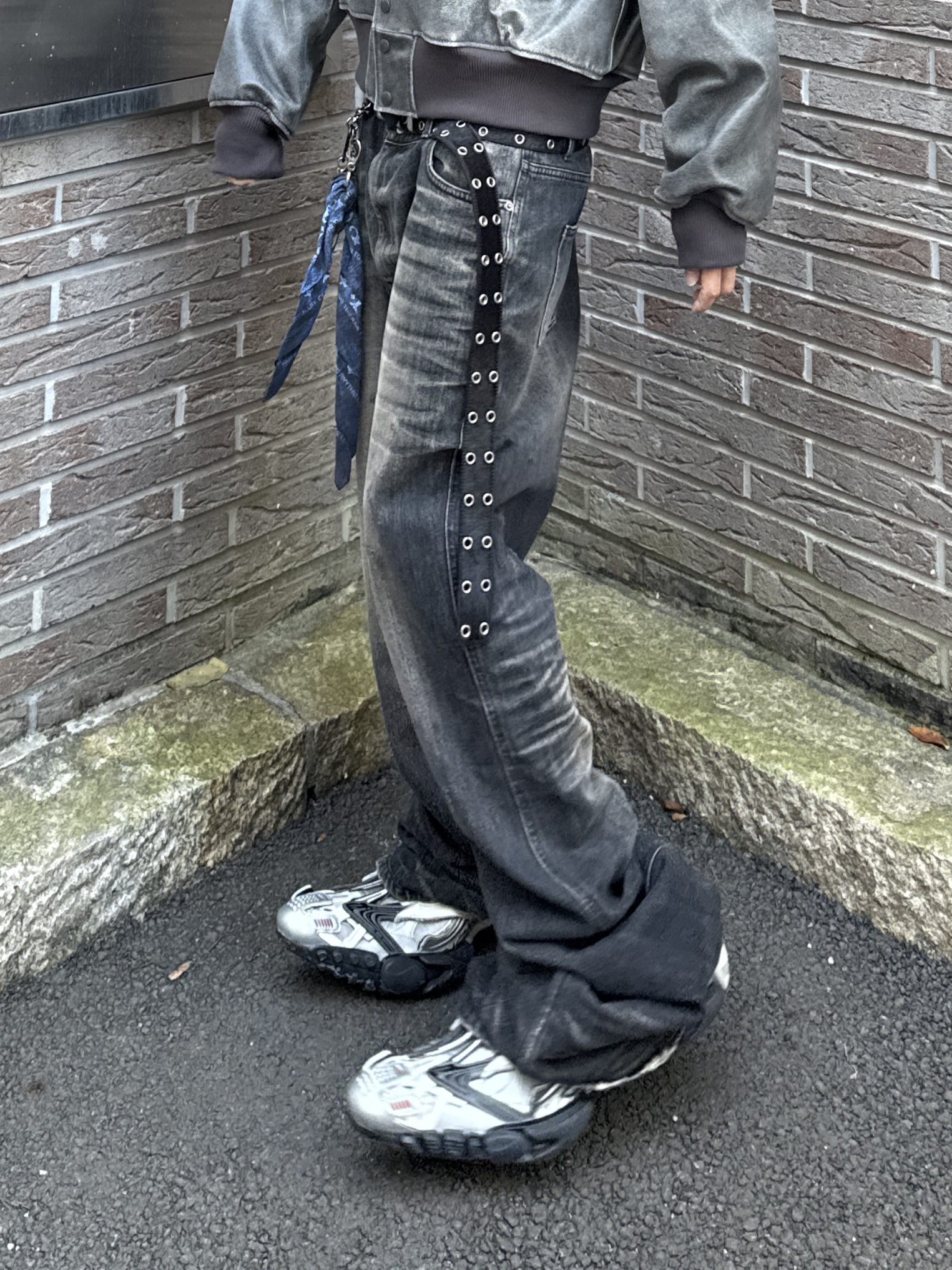 Balenciaga Reptile Sneaker Multicolor, Kamien x MJD Double Hole Belt Black Shearling Calfskin 착용 스타일 - 4