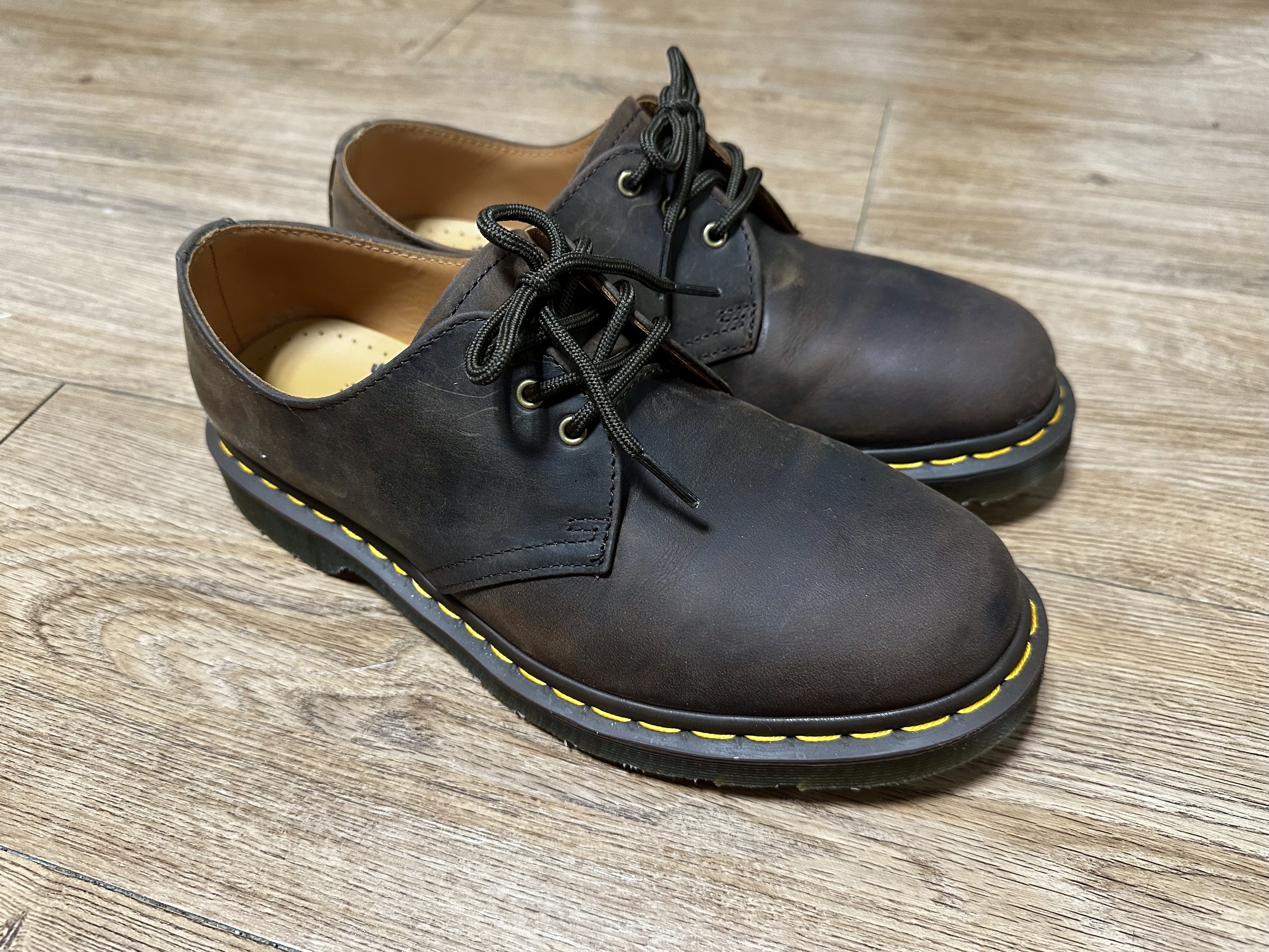 Dr. Martens 1461 Crazy Horse Dark Brown 착용 스타일 - 2