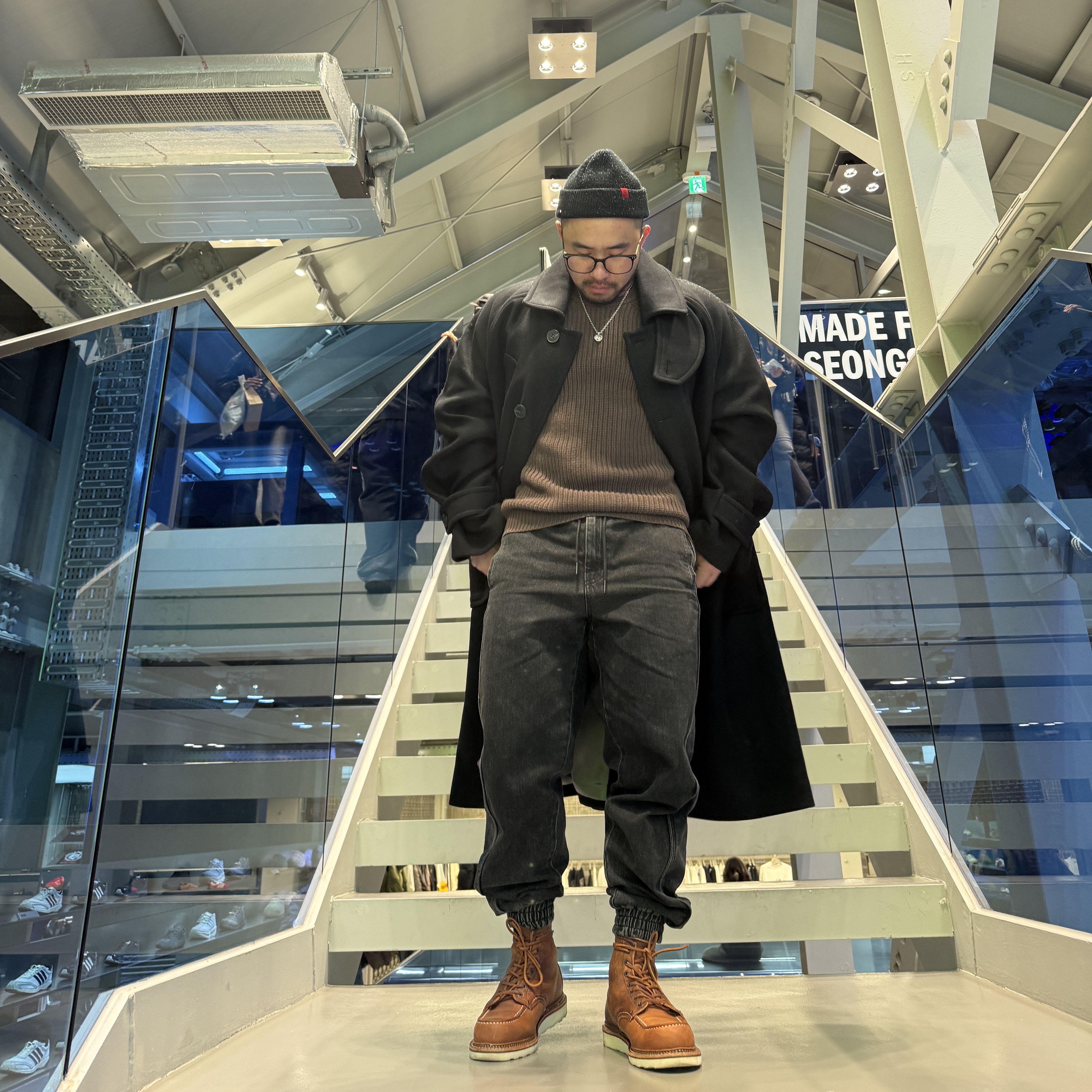 Undermycar Legion.02 Balmacaan Oversized Wool Coat Black 착용 스타일 - 1