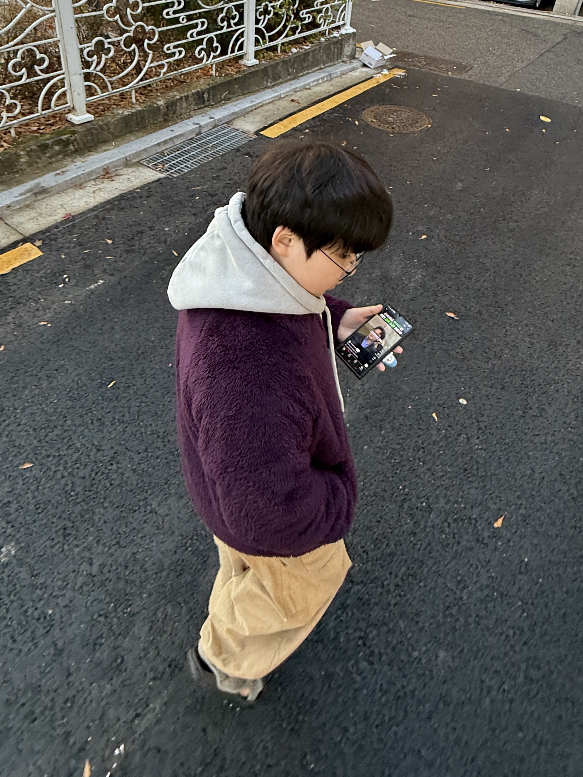 New Balance 4205 Cove v2 Light Gray, Uniqlo x Needles Fleece Jacket Purple - KR 착용 스타일 - 4