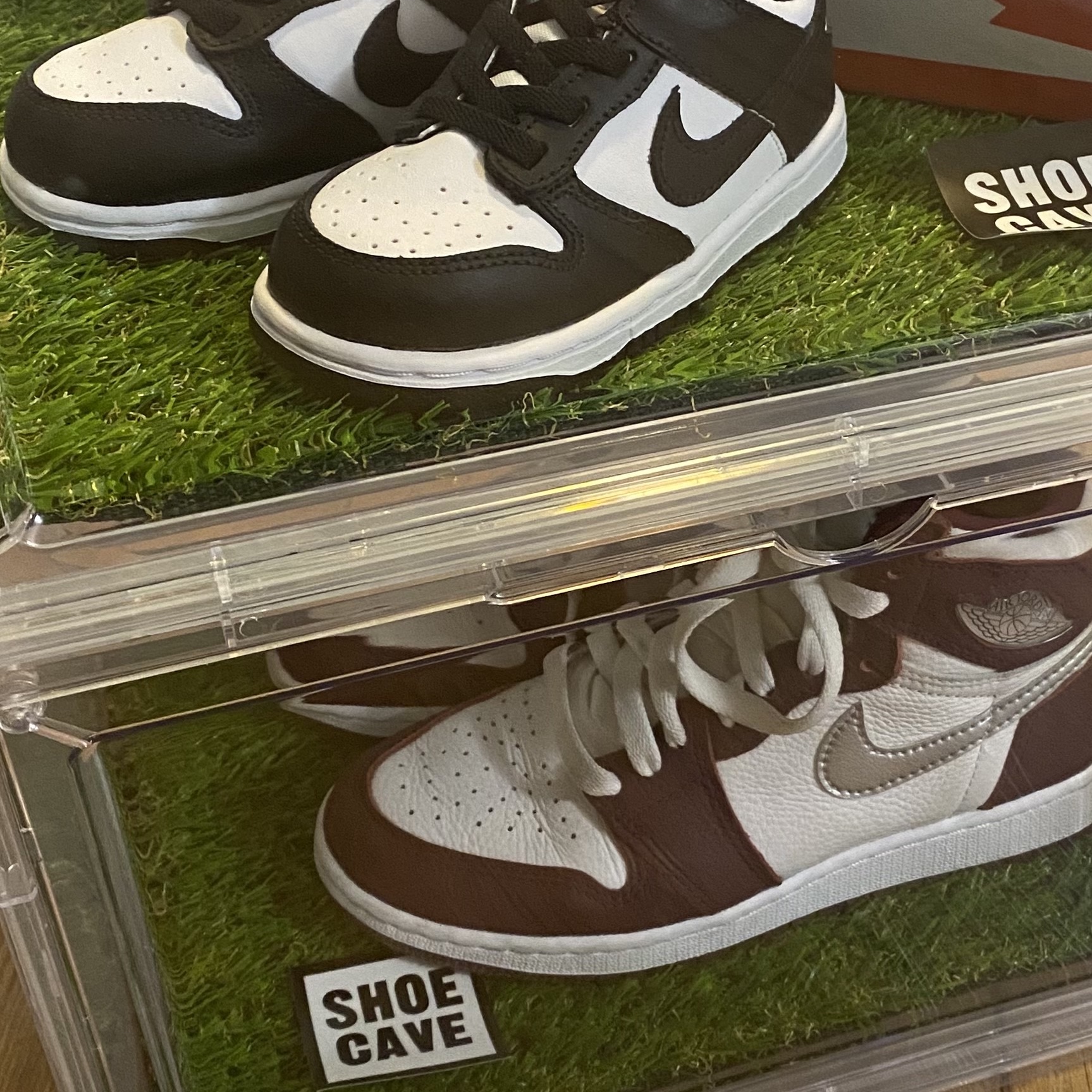 Jordan 1 Retro High OG Bordeaux, (PS) Nike Dunk Low Black 착용 스타일 - 2