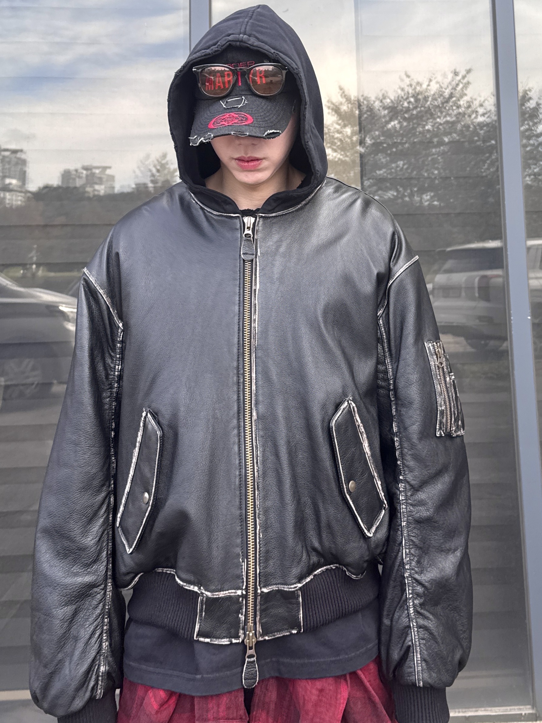 Undermycar Burok Vintage Cowhide Oversized Bomber Antique Bronze - 23FW, Balenciaga Stomper Bootie Black 착용 스타일 - 4