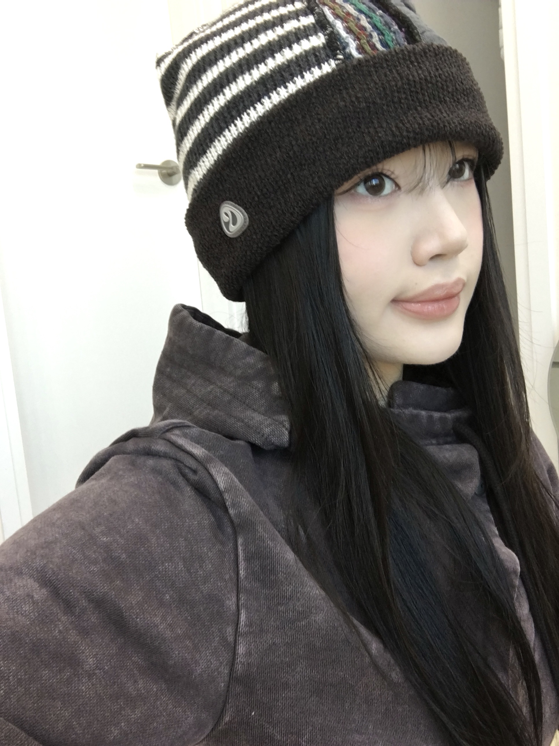 COYSEIO Patchwork Beanie Brown, (W) Mischief Asymmetric Hoodie Zip-Up Purple Brown 착용 스타일 - 2