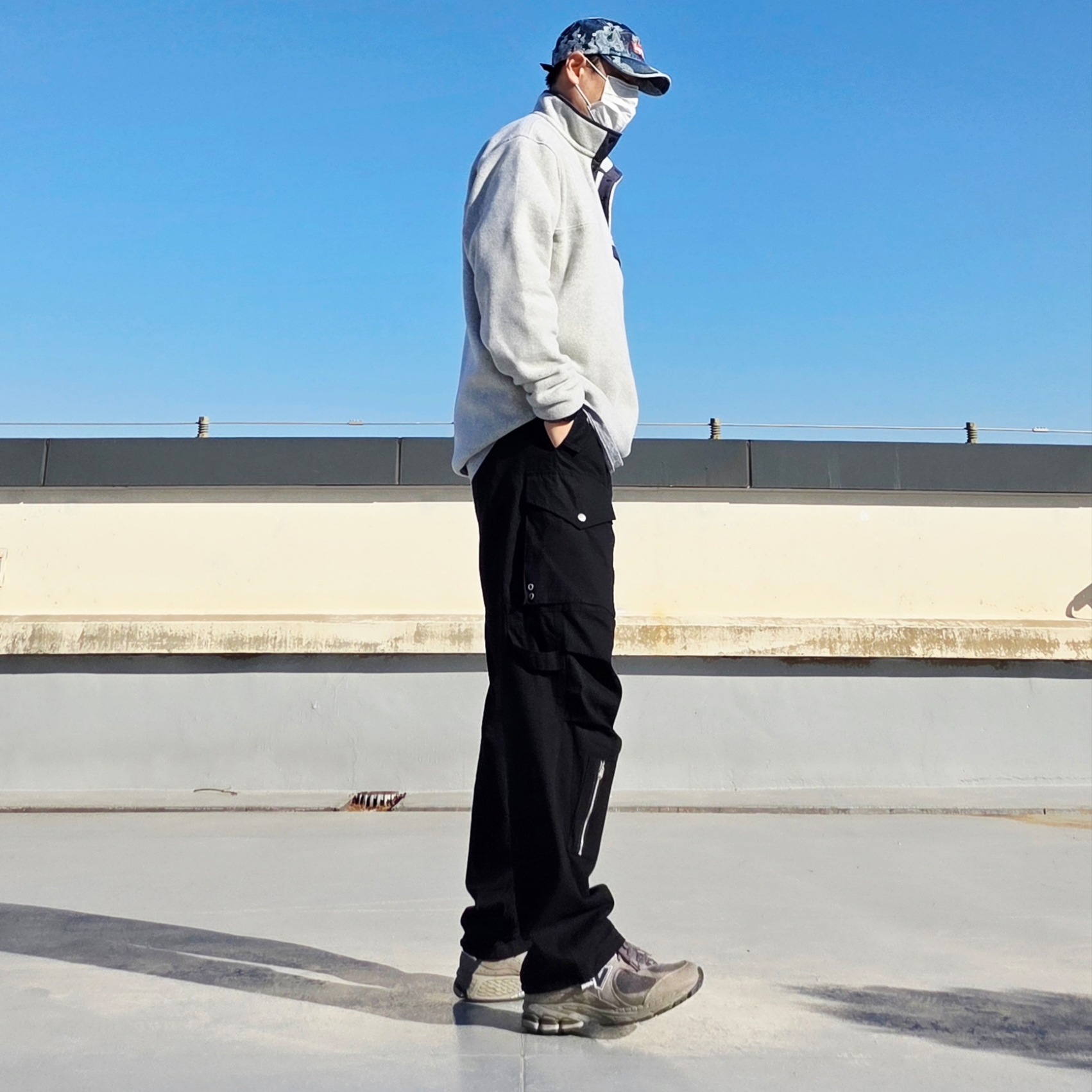 Patagonia Synchilla Snap-T Fleece Pullover Oatmeal Heather, Flavorism Ripstop Parachute Cargo Pants Black 착용 스타일 - 3