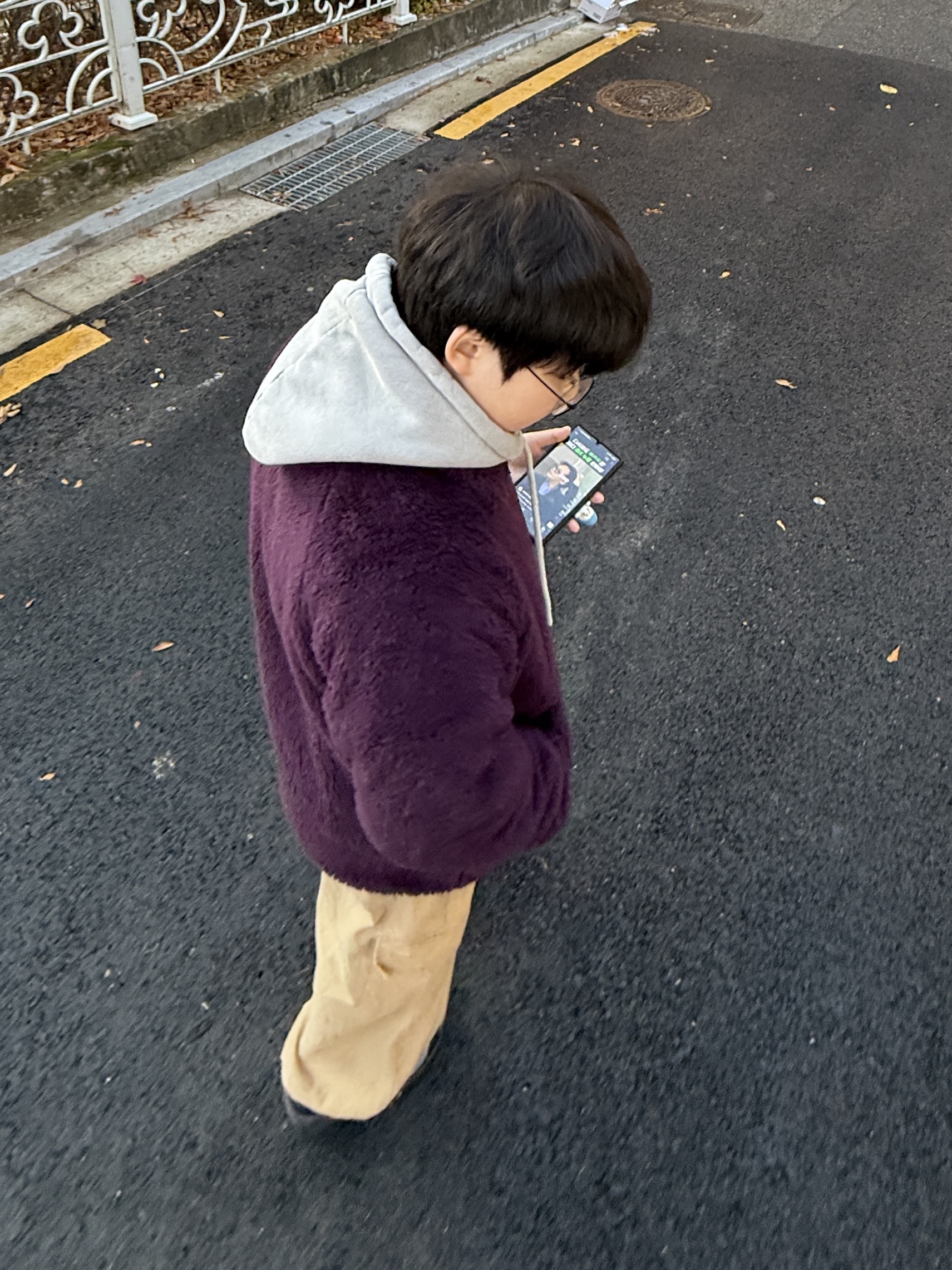 New Balance 4205 Cove v2 Light Gray, Uniqlo x Needles Fleece Jacket Purple - KR 착용 스타일 - 5