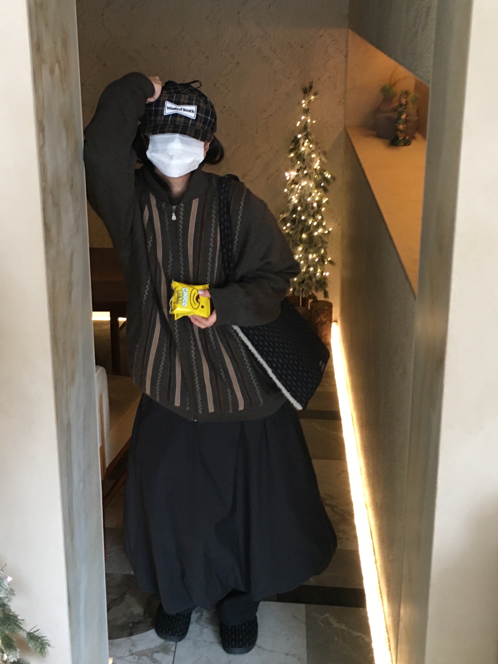 Subu x Coyseio Snug Padding Shoes Black, Verdy Wasted Youth Earflap Cap Navy 착용 스타일 - 3