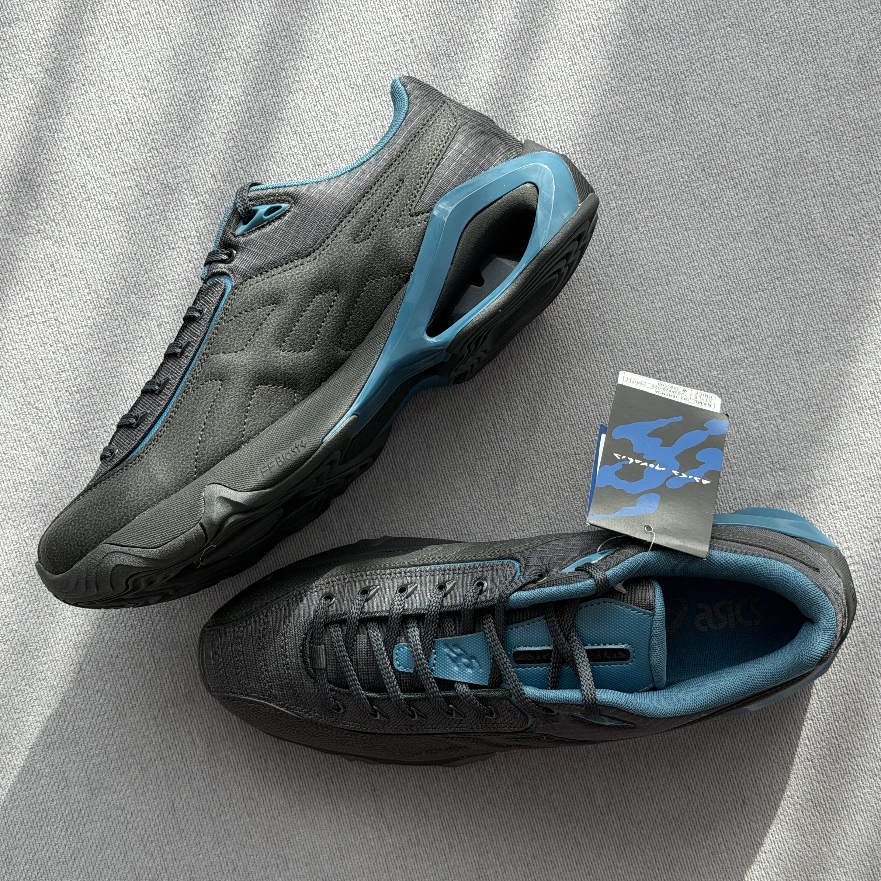 Asics x Kiko Kostadinov Novalis Gel-Teremoa Graphite Grey Teal 착용 스타일