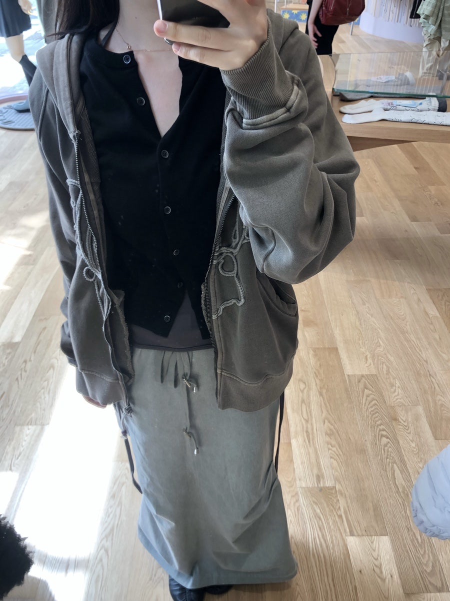 COYSEIO Vintage Tape Hood Zip-Up Ash Brown 착용 스타일