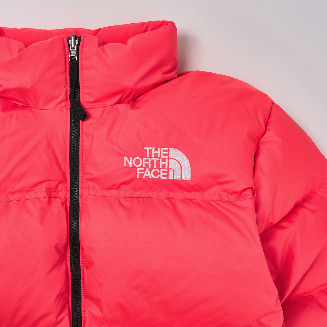 노스페이스 1996 레트로 눕시 자켓 브릴리언트 코랄(The North Face 1996 Retro Nuptse Jacket Brilliant Coral) - 4