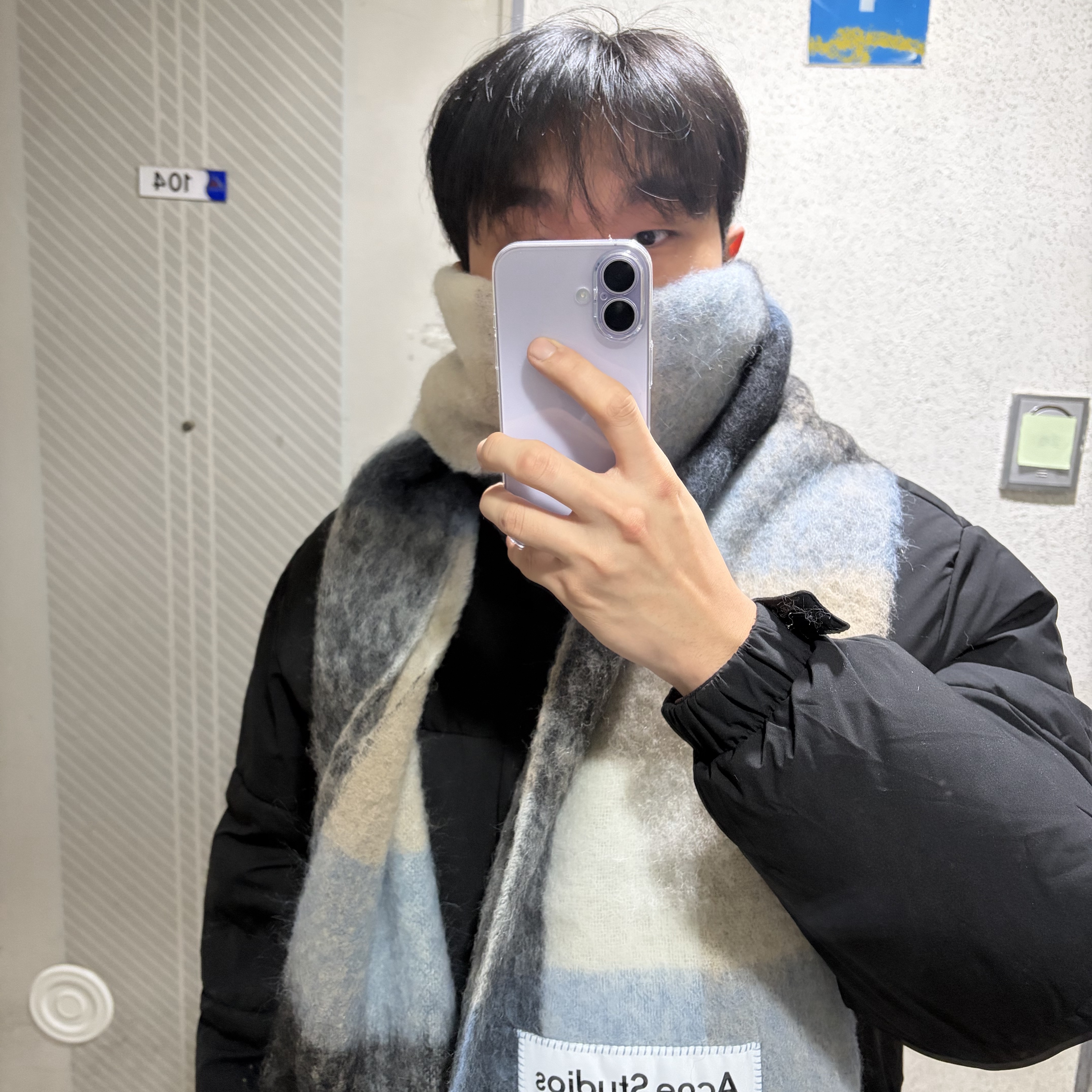 Acne Studios Mohair Check Muffler Blue Beige Black 착용 스타일