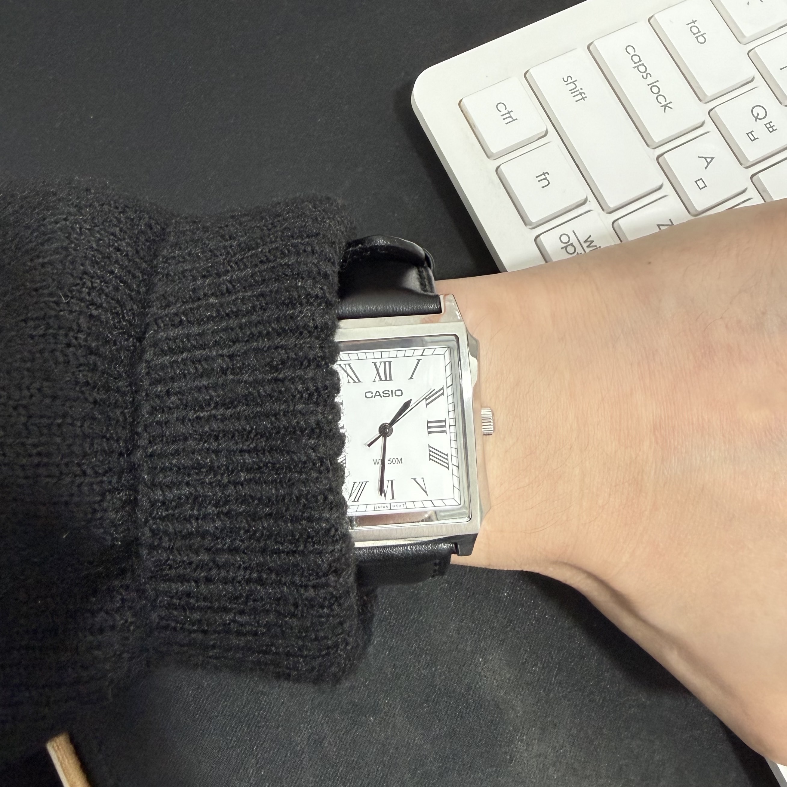 Casio MTP-B190D-7BV 착용 스타일