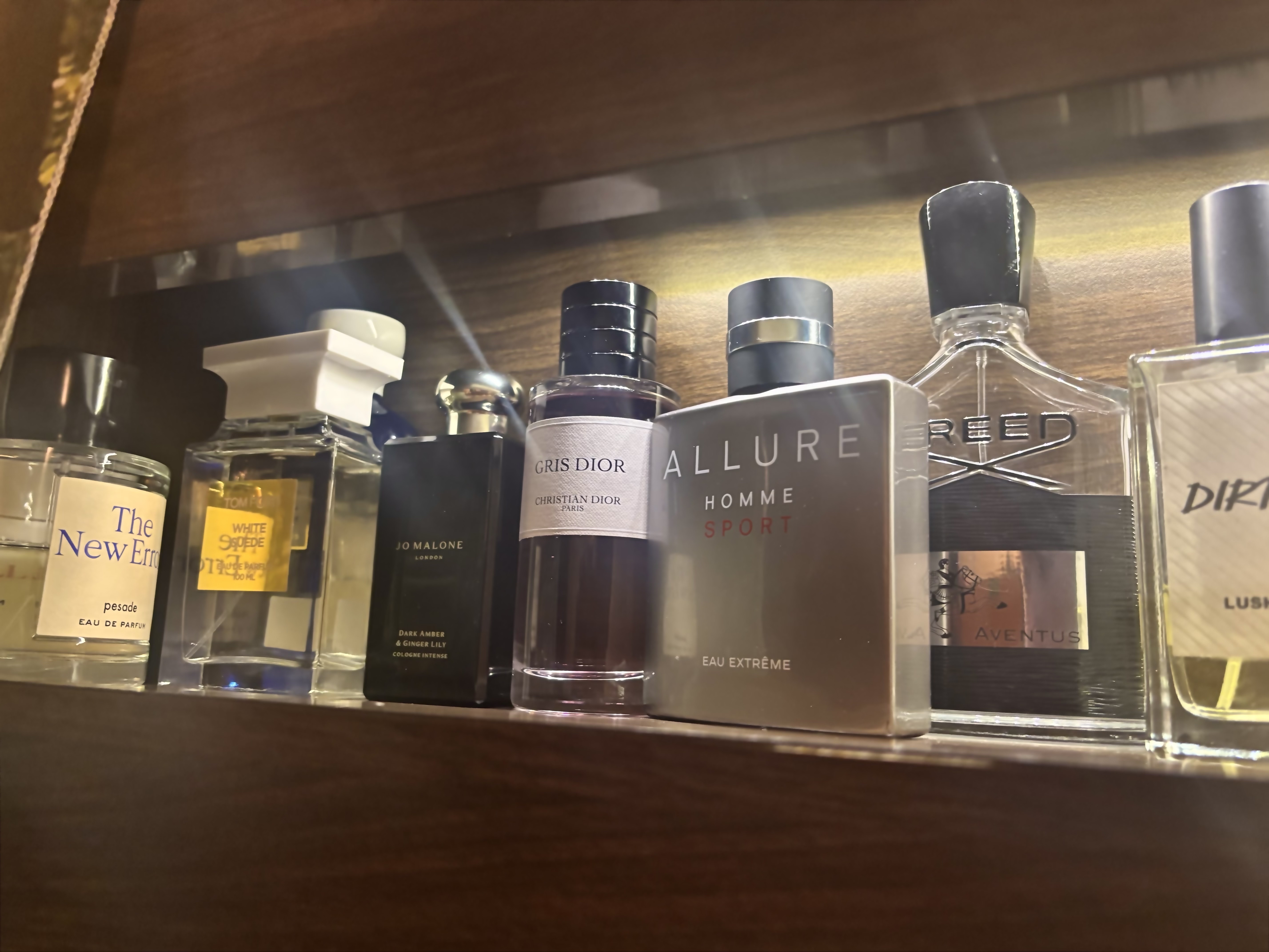 Dior Gris Dior Limited Edition Eau De Parfum 100ml, Tom Ford White Suede Eau De Parfum 100ml 착용 스타일