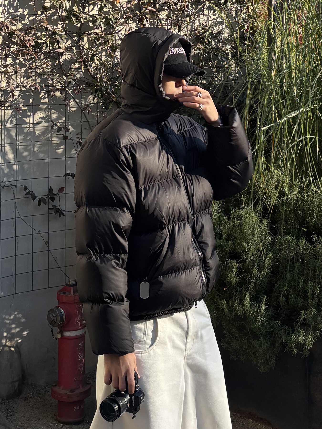 QT8 GARMENTS Duck Down Heavyweight Hoodie Jacket Black 착용 스타일 - 5