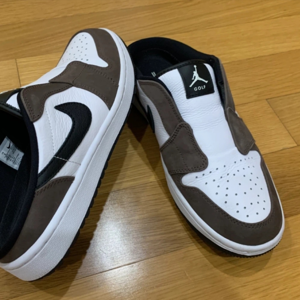 Jordan Golf Mule Baroque Brown White 착용 스타일 - 2