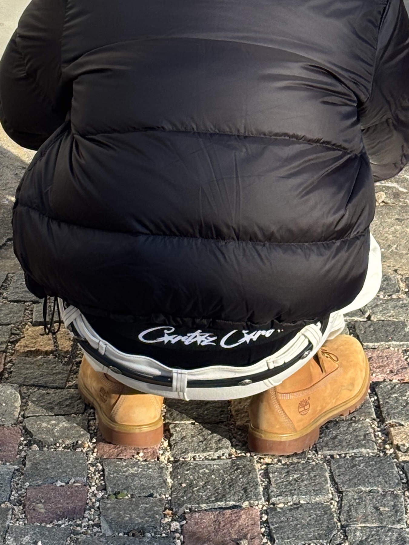 QT8 GARMENTS Duck Down Heavyweight Hoodie Jacket Black 착용 스타일 - 7