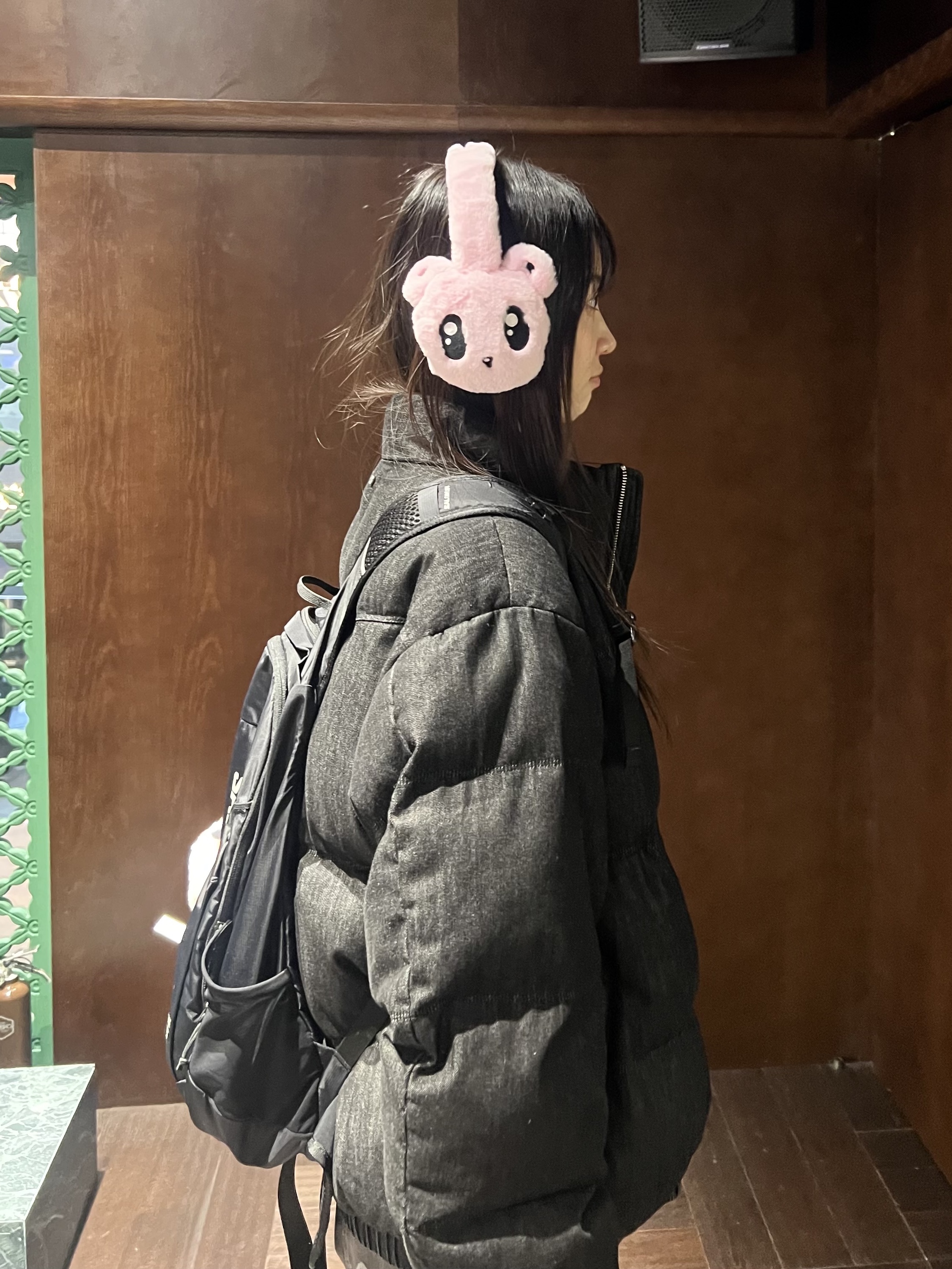 Palace Kawaii Plush Ear Warmer Pink - 25FW 착용 스타일