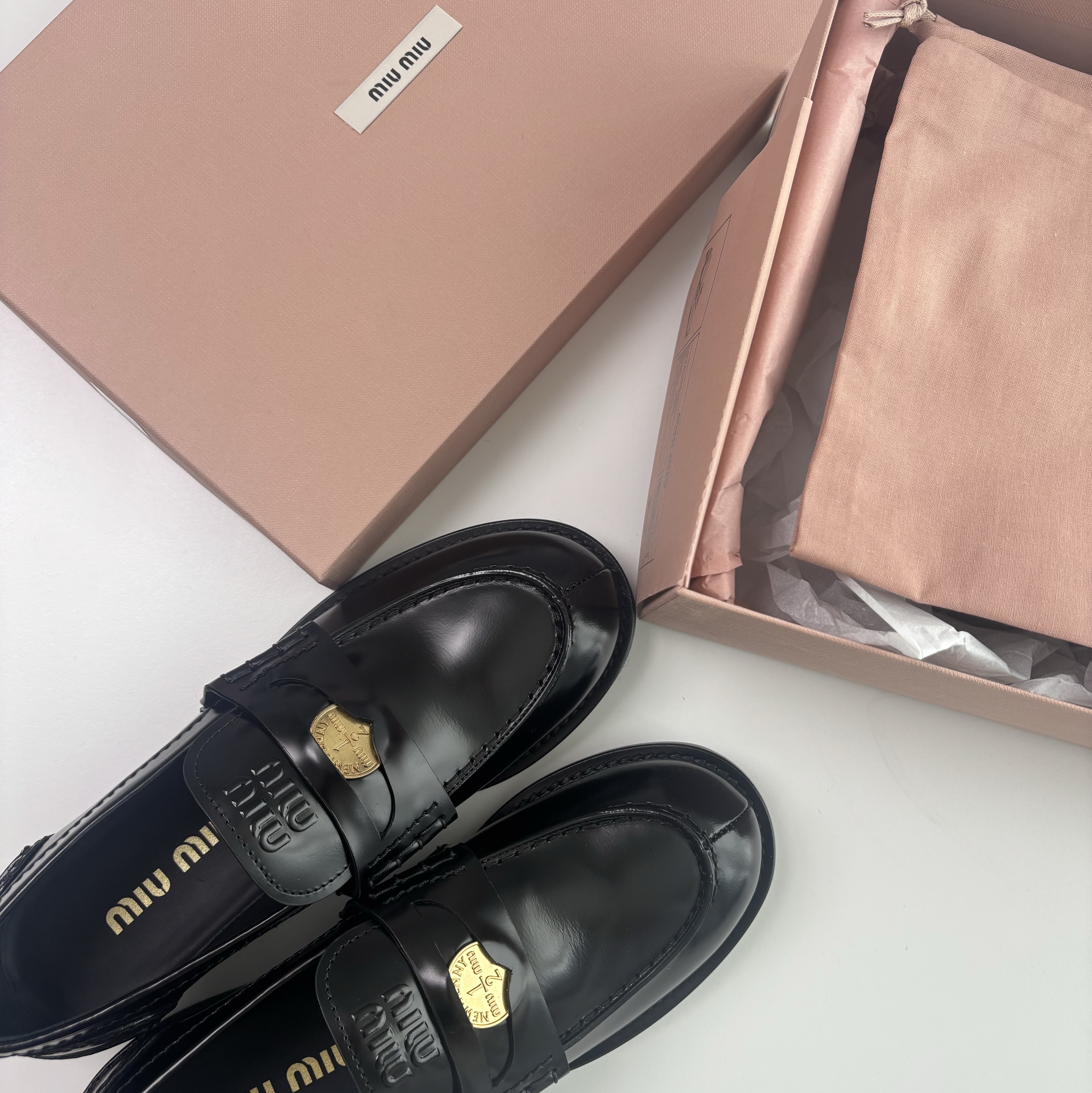 (W) Miu Miu Leather Penny Loafers Black 착용 스타일