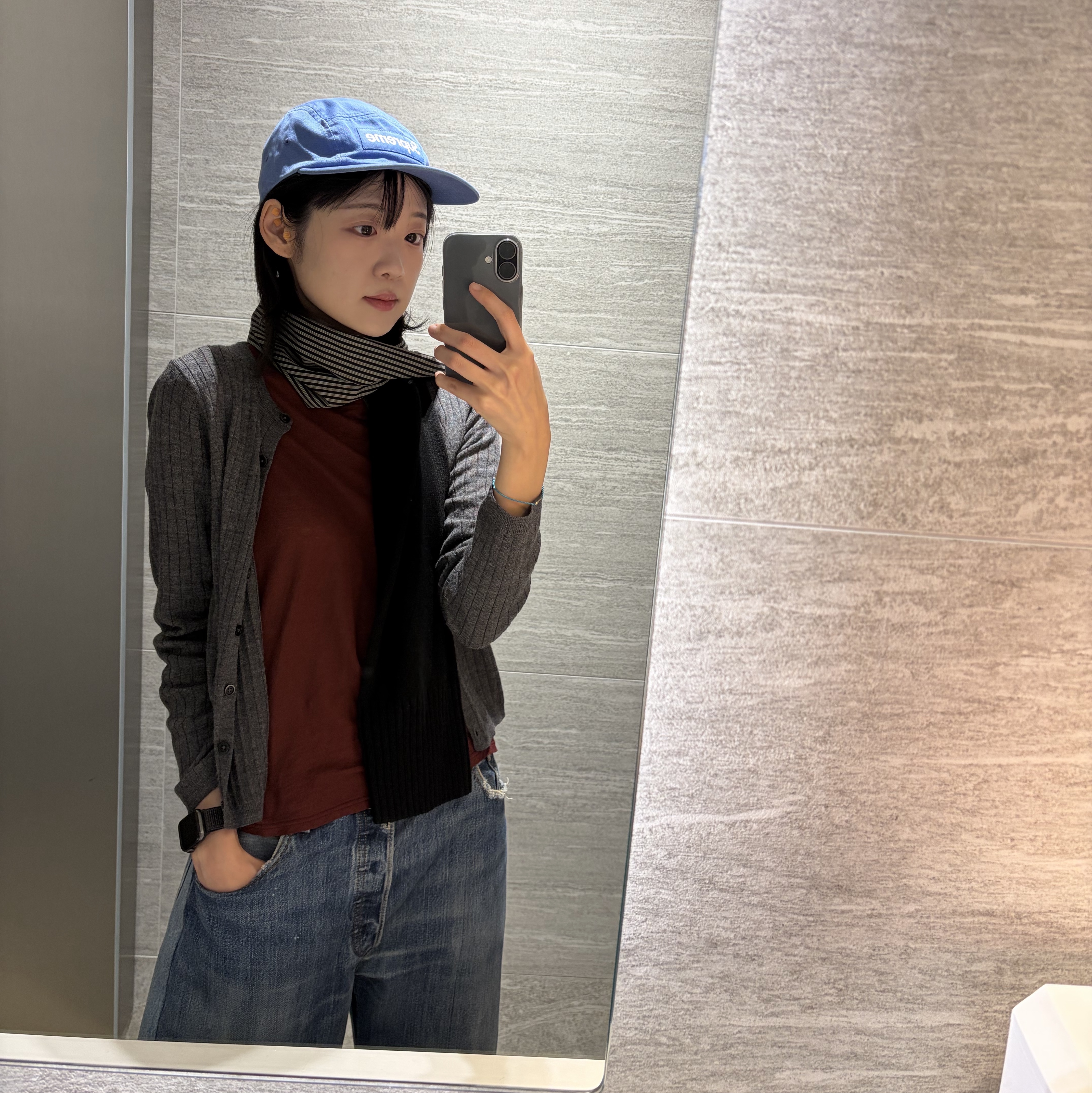 Perverze Women Double Sleeve Scarf Black - 25FW, Supreme Washed Chino Twill Camp Cap Light Royal - 24SS 착용 스타일 - 2