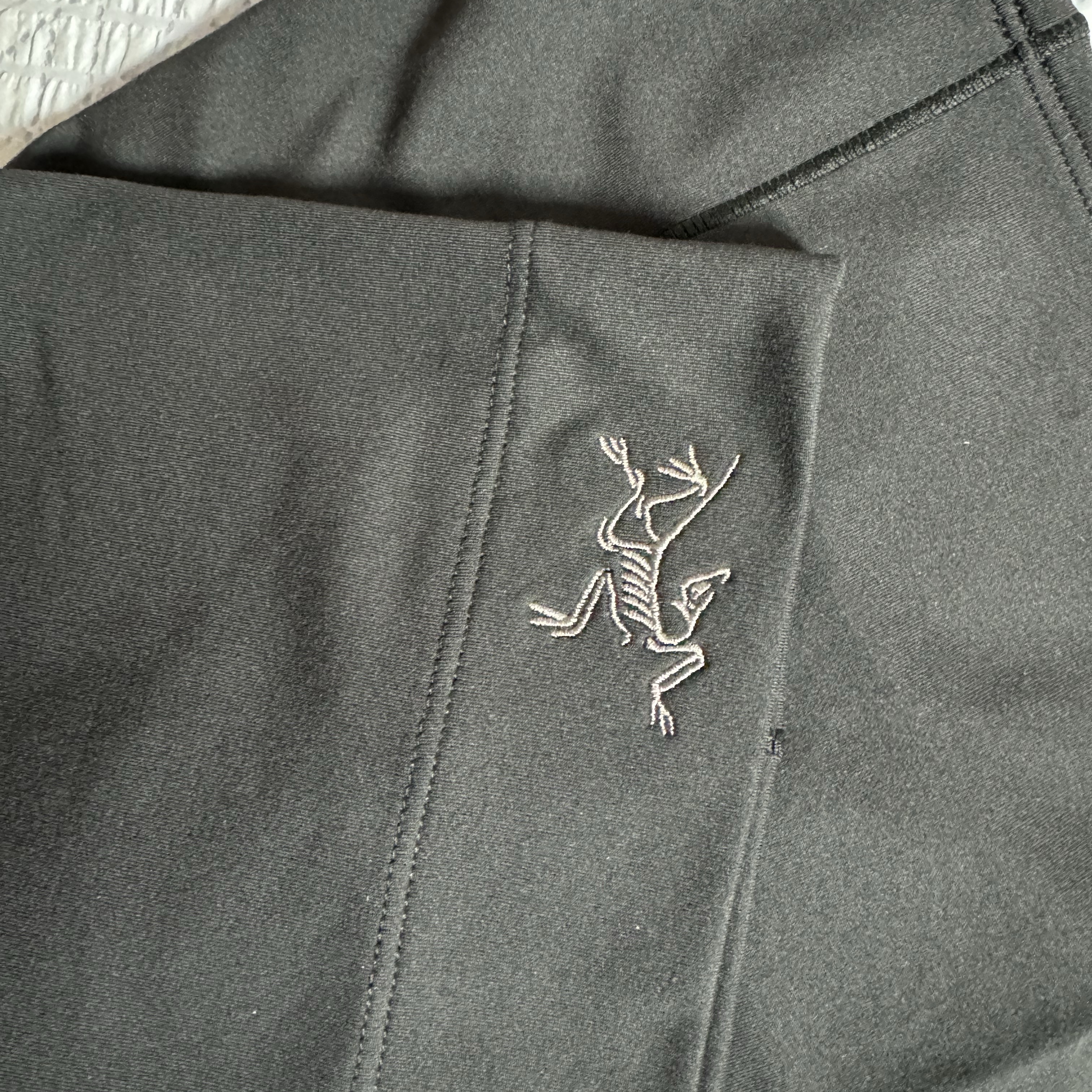 Arc'teryx Rho Neck Gaiter Long Black 착용 스타일