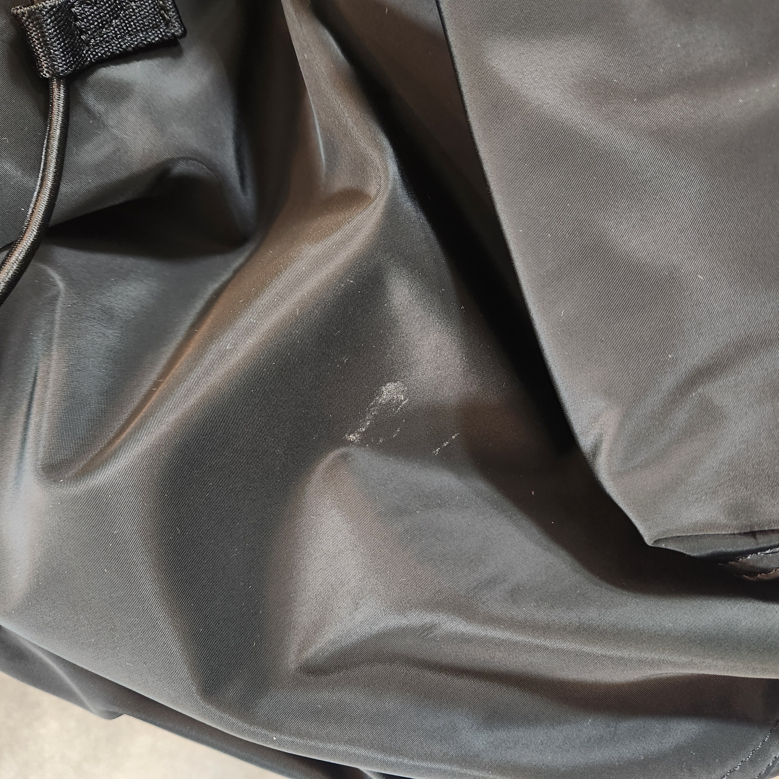 Calvin Klein CKJ Reversible Flap Two Pocket Backpack Black 착용 스타일 - 1