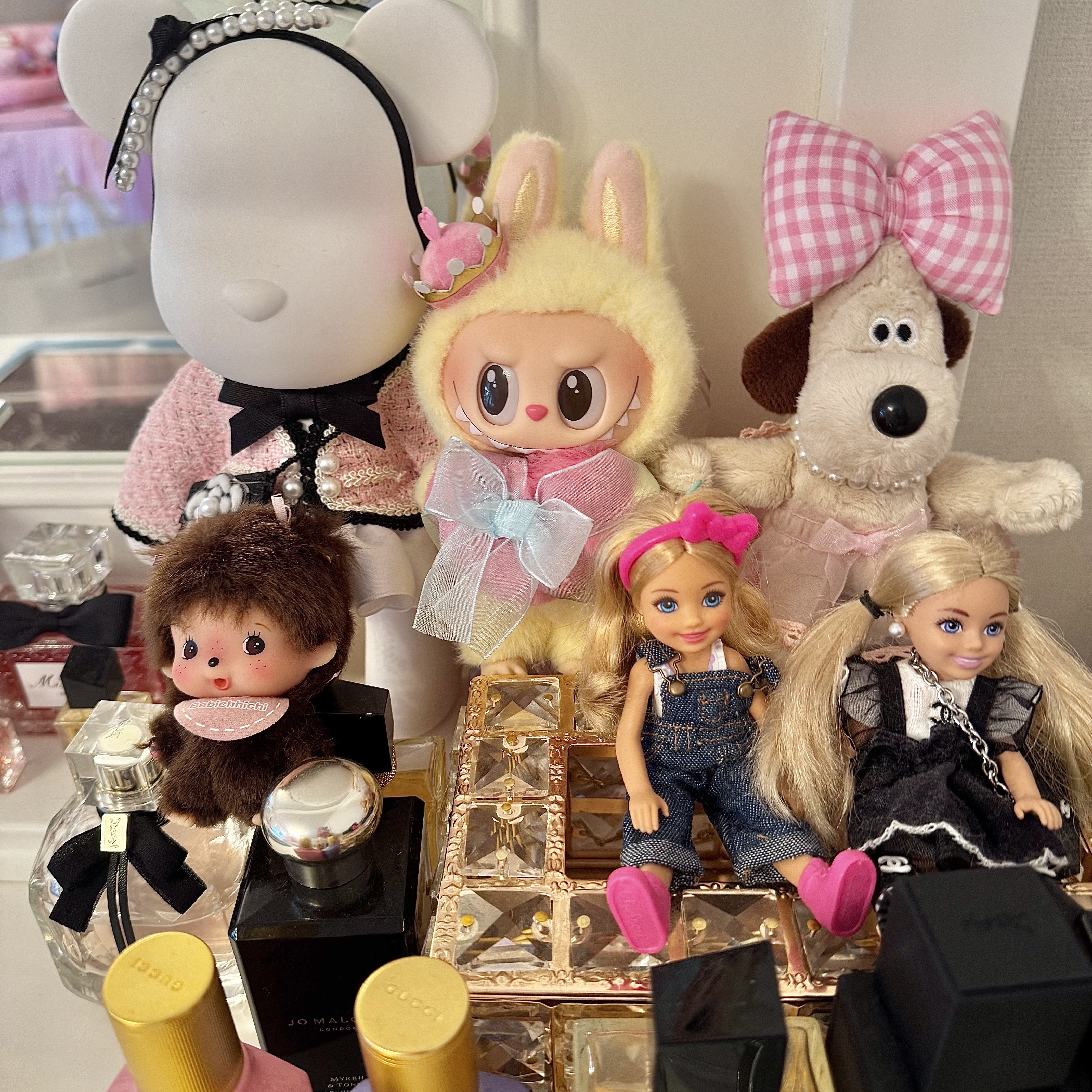 Pop Mart The Monsters Checkmate Series Plush Keyring 착용 스타일
