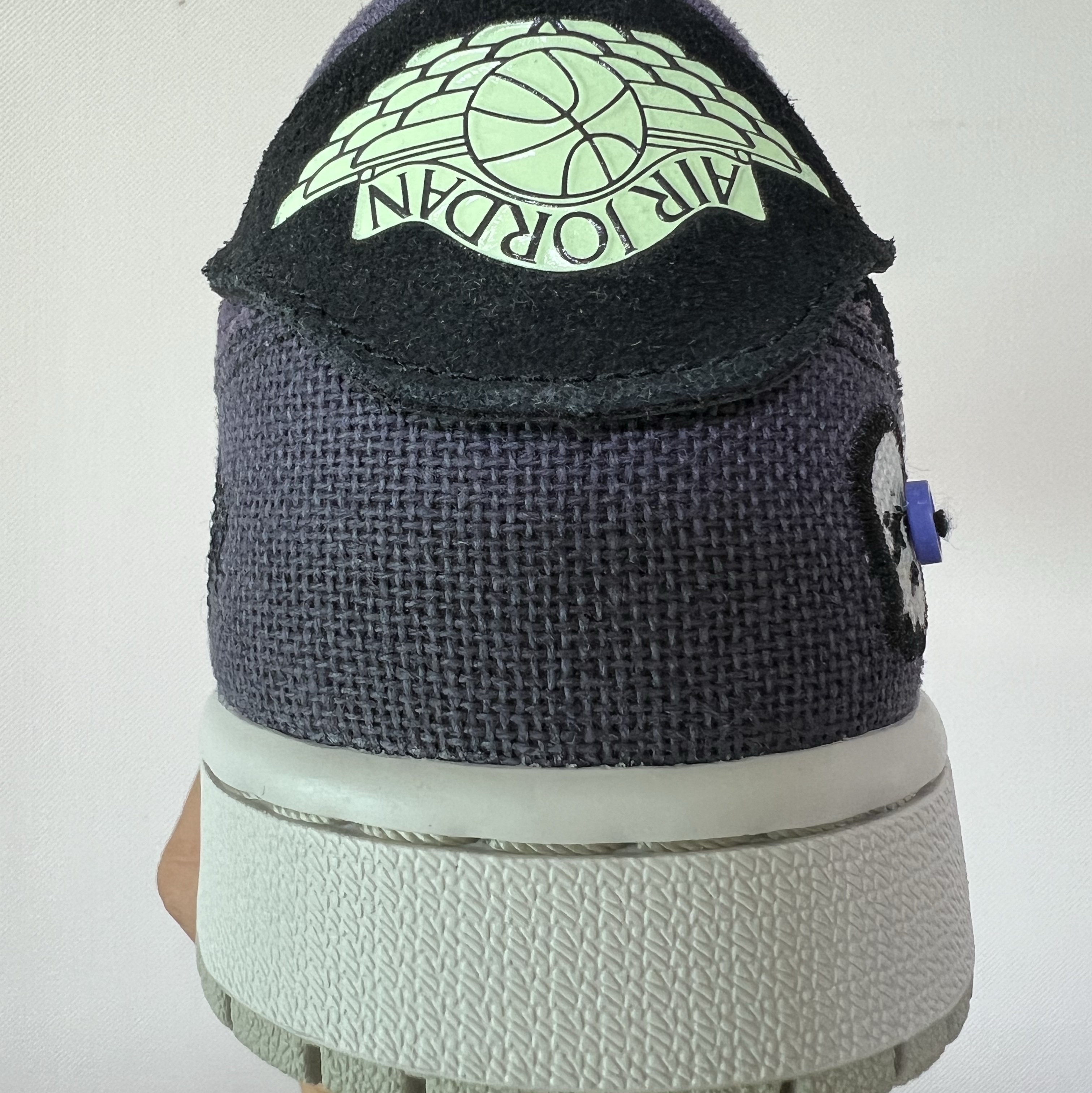 Jordan 1 x Zion Williamson Retro Low OG Regency Purple and Dark Raisin 착용 스타일 - 3