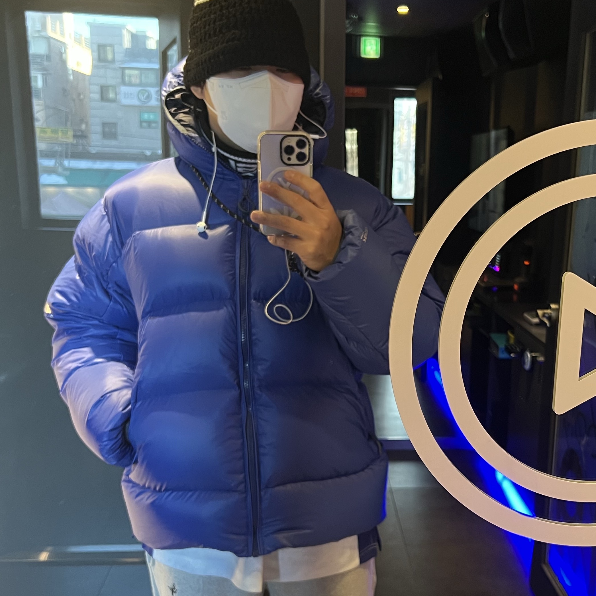 Palace Pertex Opaque Balaclava Puffa Deep Ultra - 24FW, Supreme Contrast Logo Headband Black - 25FW 착용 스타일 - 2