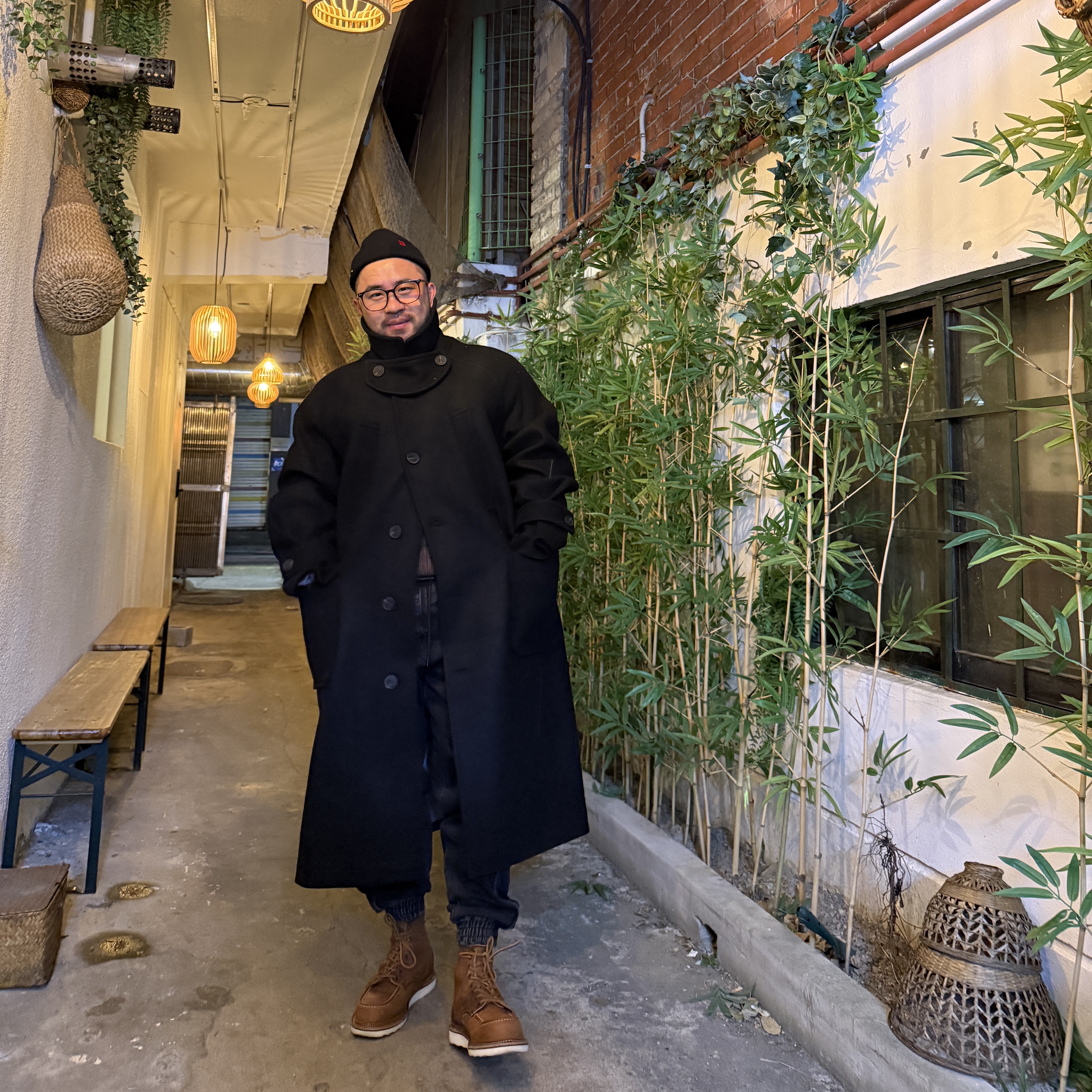 Undermycar Legion.02 Balmacaan Oversized Wool Coat Black 착용 스타일 - 2