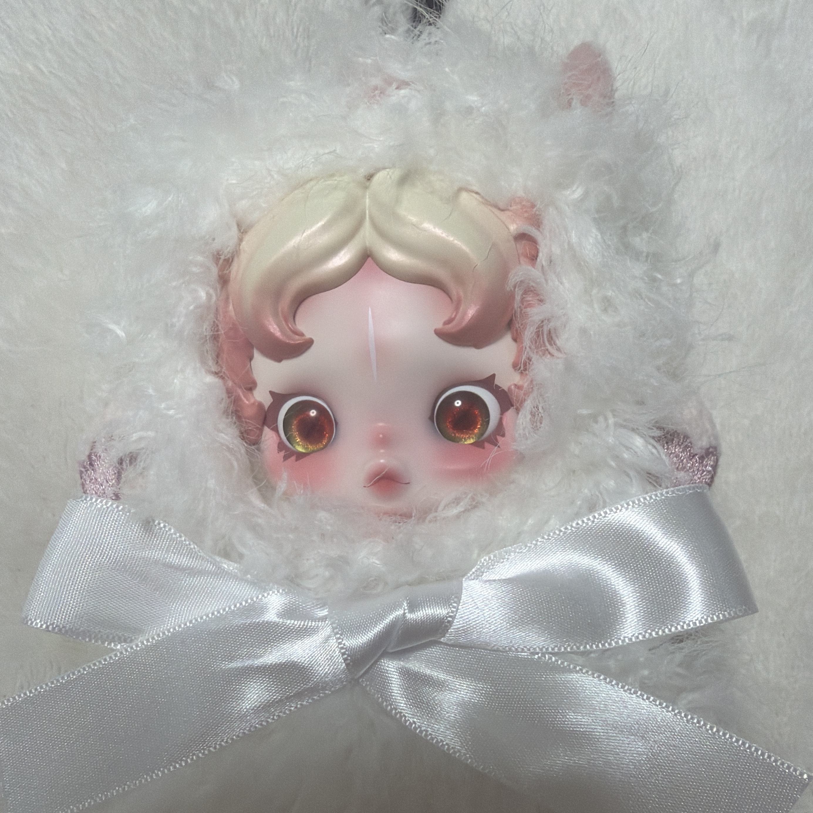 Pop Mart Skullpanda You Found Me ! Series Plush Doll Pendant Ghostie (Opened Case) 착용 스타일