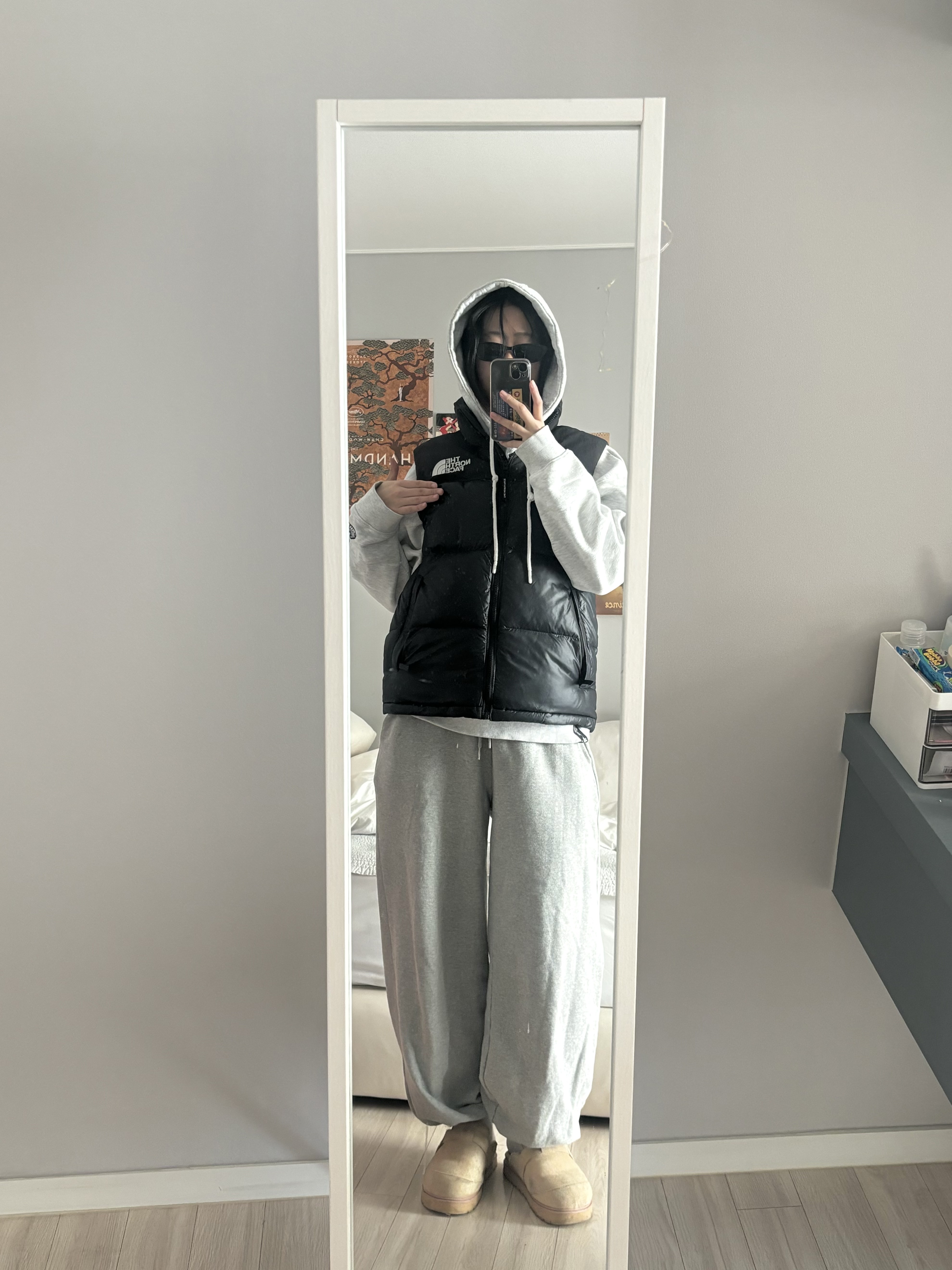 The North Face Nuptse On Ball Vest Black 착용 스타일