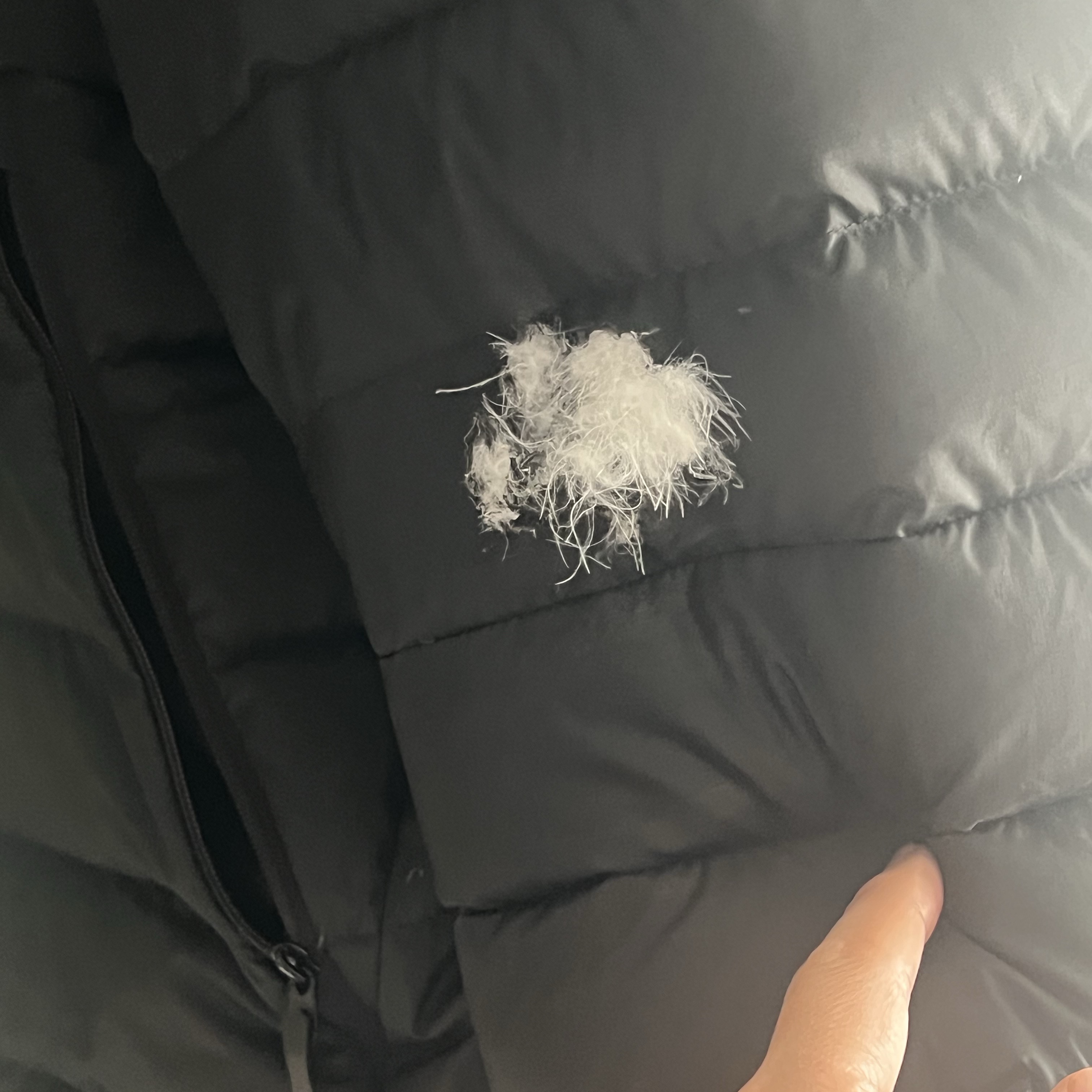 Arc'teryx Cerium Hoody Black 착용 스타일
