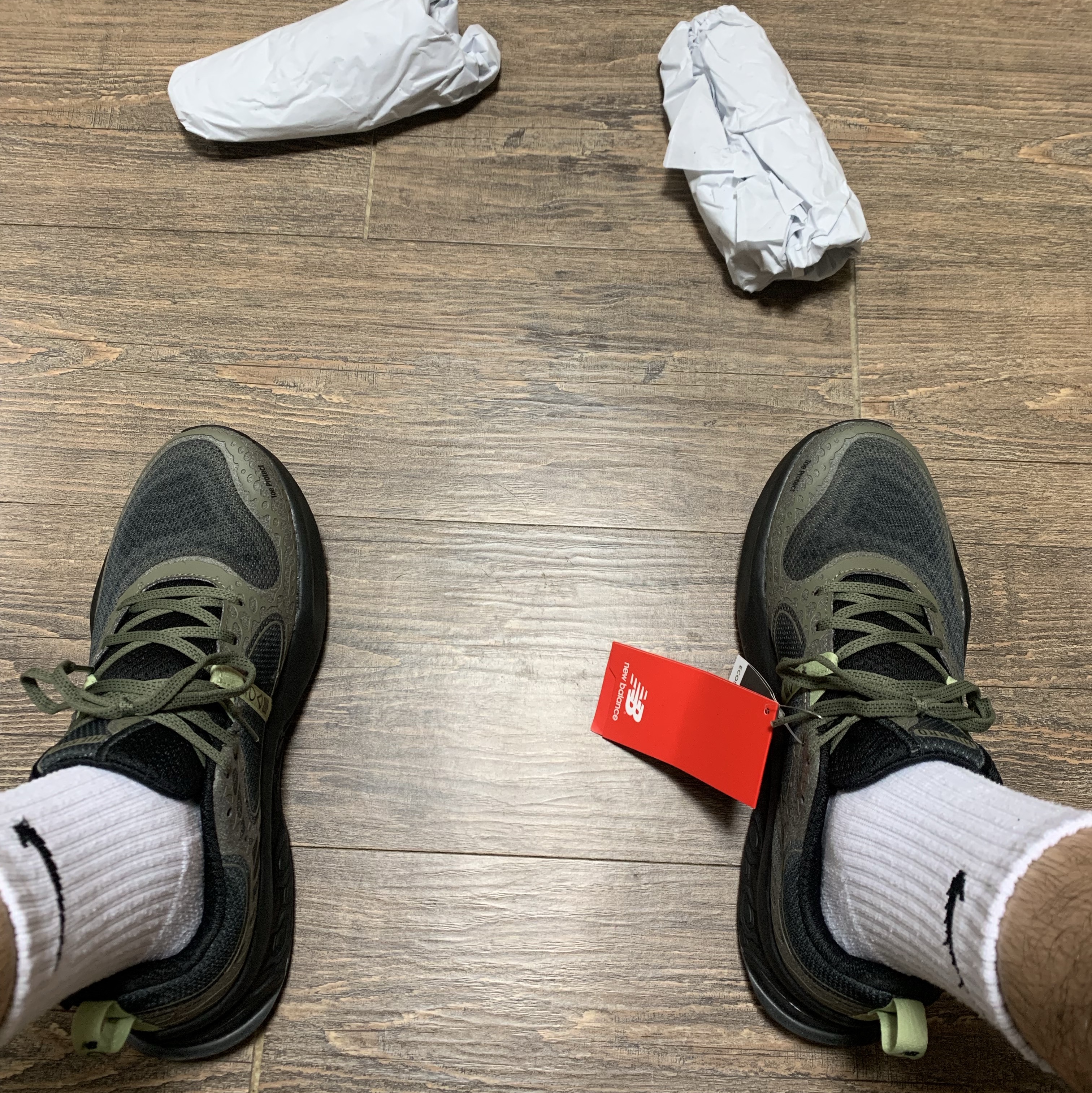 New Balance Fresh Foam X Hierro v8 Dark Camo Everglade Green - D Standard 착용 스타일