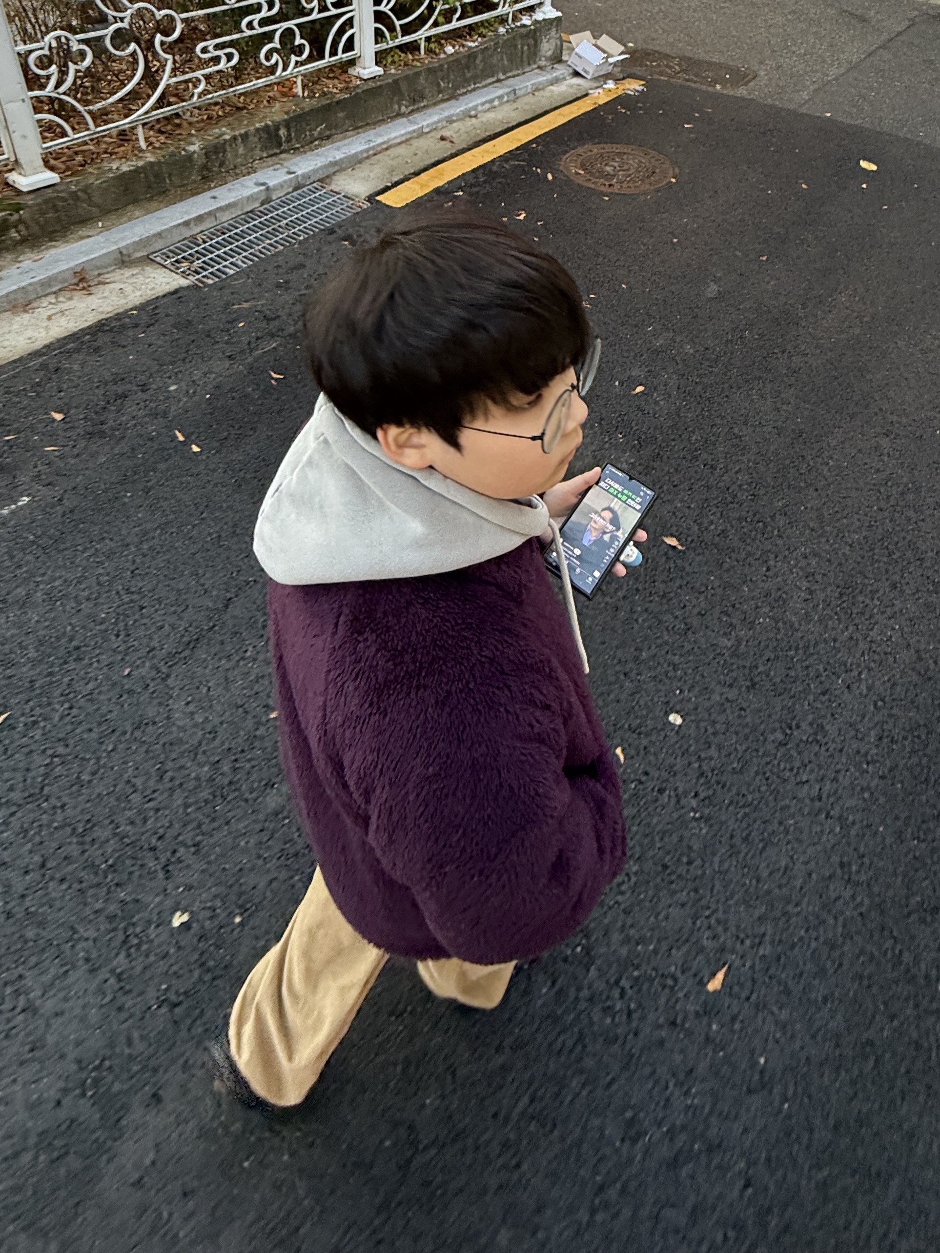 New Balance 4205 Cove v2 Light Gray, Uniqlo x Needles Fleece Jacket Purple - KR 착용 스타일 - 1