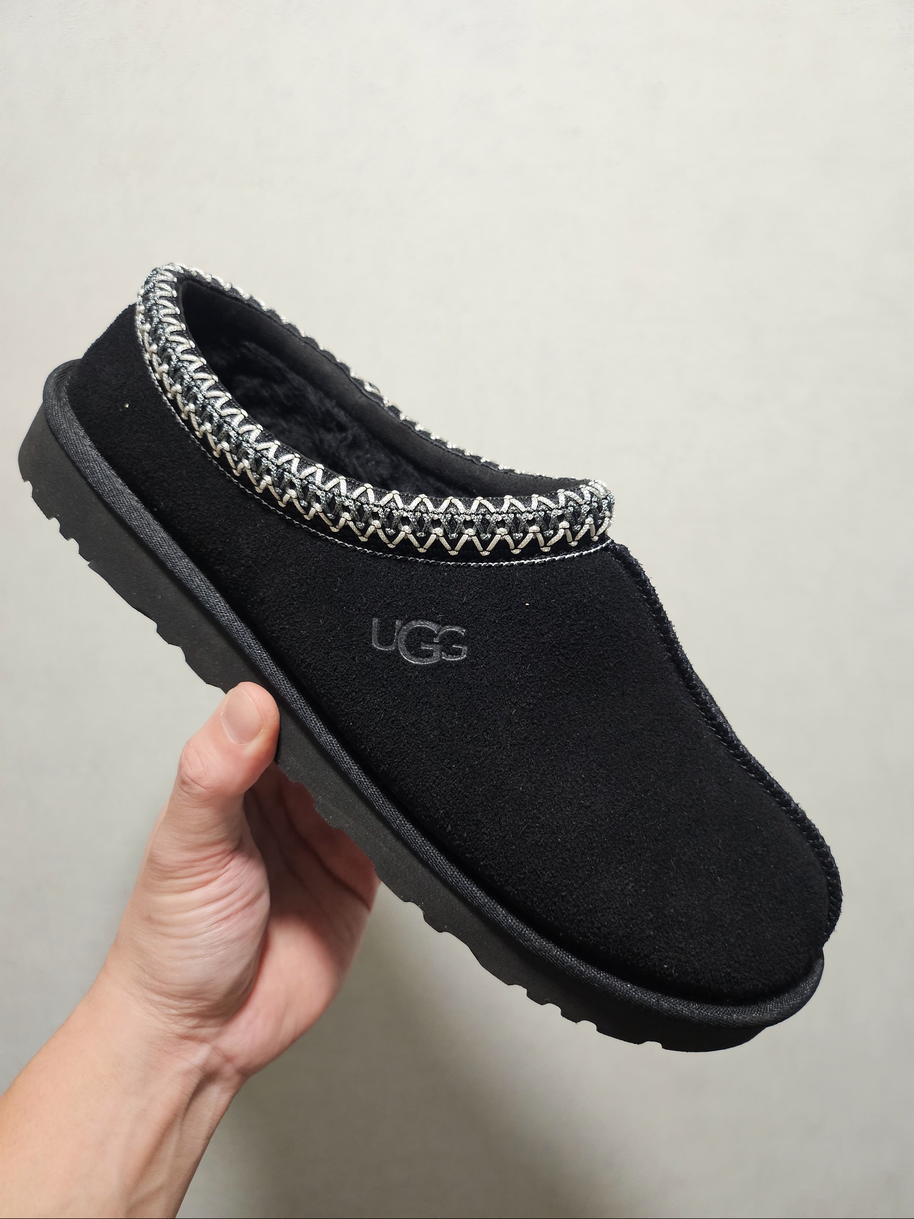 UGG Tasman II Slipper Black, UGG Tasman Black 착용 스타일
