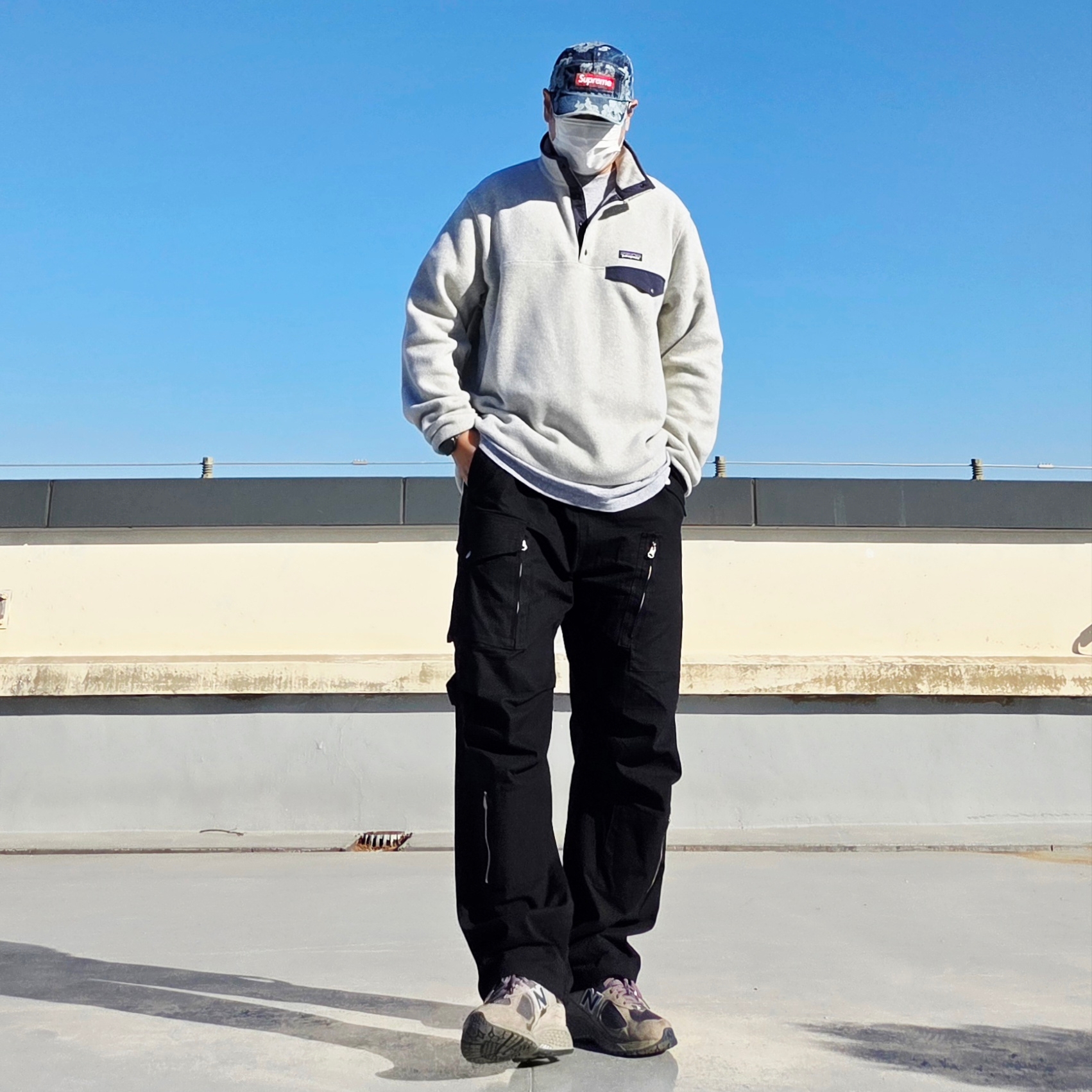 Patagonia Synchilla Snap-T Fleece Pullover Oatmeal Heather, Flavorism Ripstop Parachute Cargo Pants Black 착용 스타일 - 1